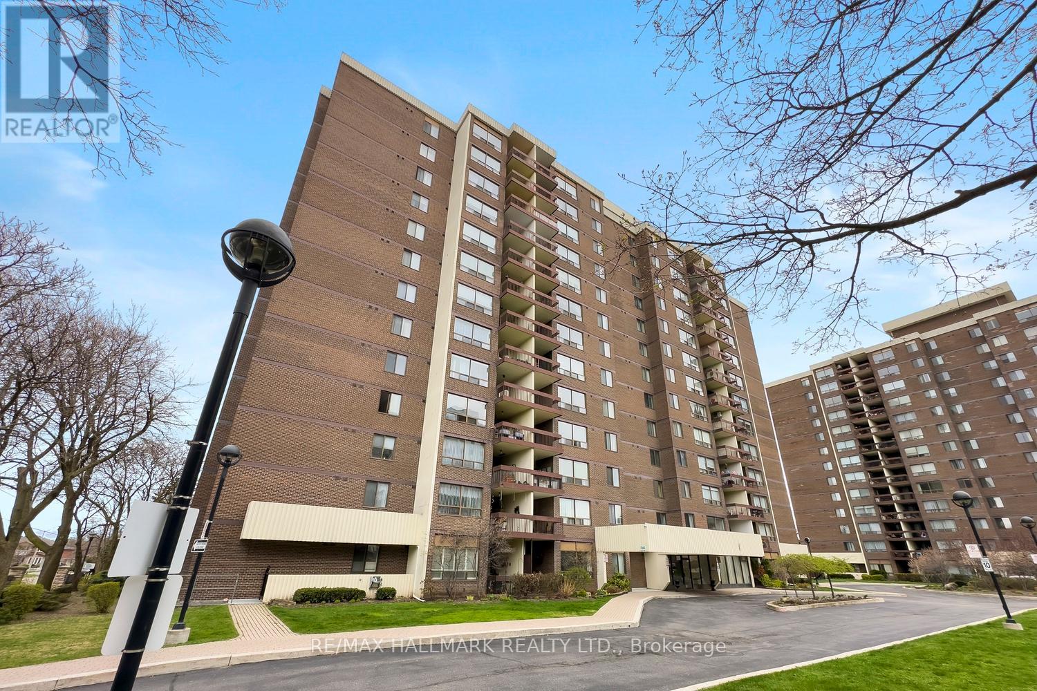 801 - 2542 Argyle Road, Mississauga, Ontario  L5B 2H5 - Photo 1 - W12192684