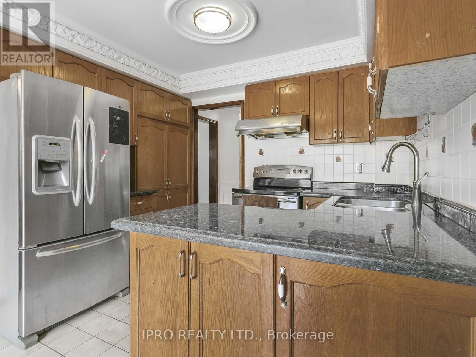 23 Pennsylvania Avenue, Brampton, Ontario  L6Y 4N8 - Photo 16 - W12192715