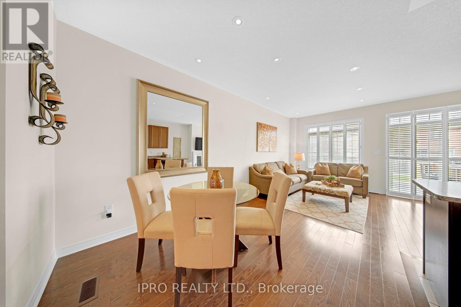 51 Lorenzo Circle, Brampton, Ontario  L6R 3N4 - Photo 10 - W12192743