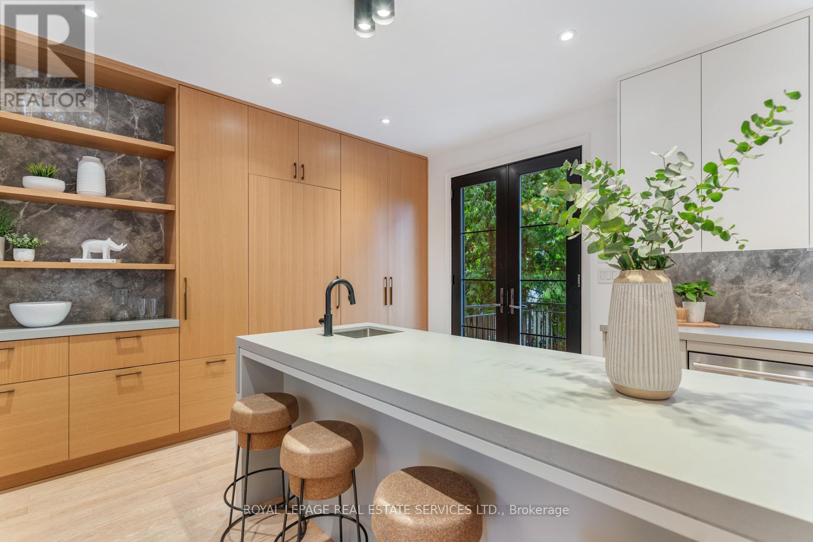 14 Lukow Terrace, Toronto, Ontario  M6R 3B8 - Photo 20 - W12192760