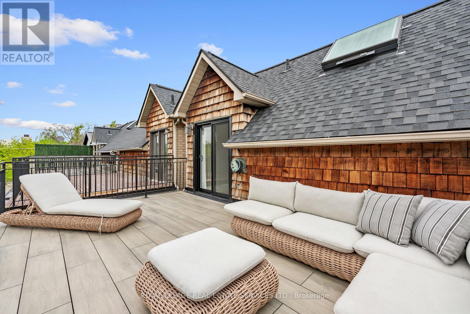14 Lukow Terrace, Toronto, Ontario  M6R 3B8 - Photo 32 - W12192760