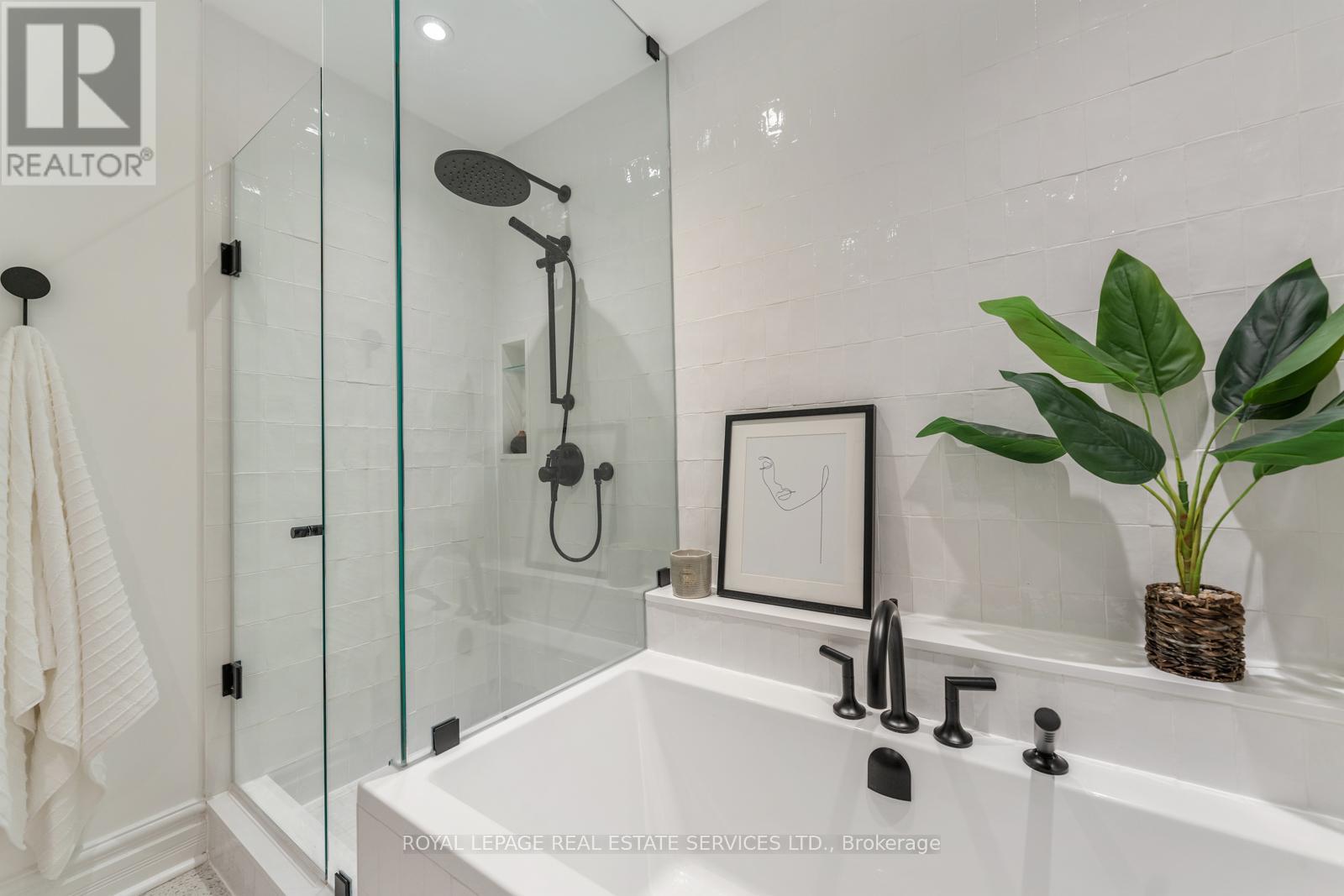 14 Lukow Terrace, Toronto, Ontario  M6R 3B8 - Photo 41 - W12192760