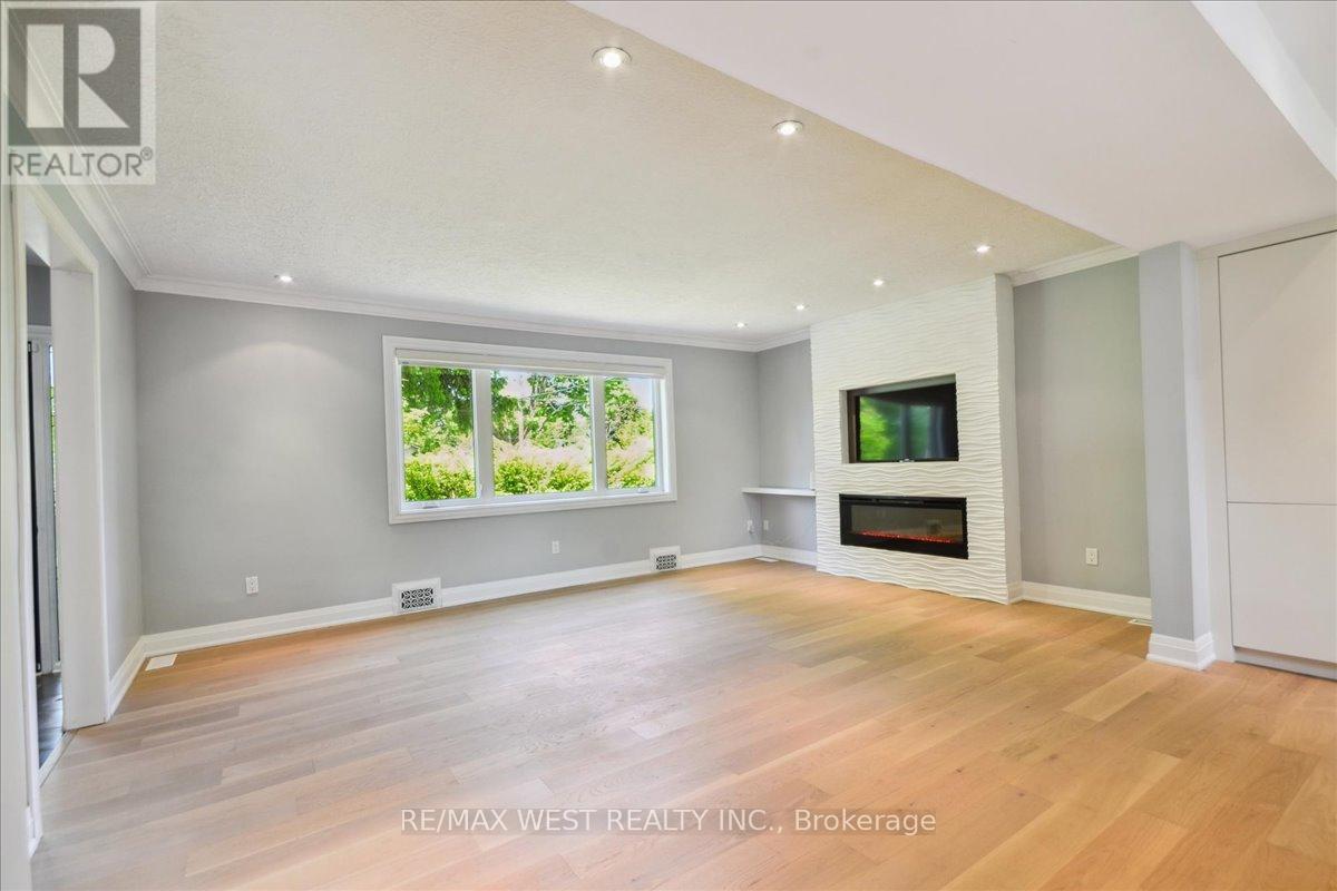 468 Lynd Avenue, Mississauga, Ontario  L5G 2L6 - Photo 3 - W12192833