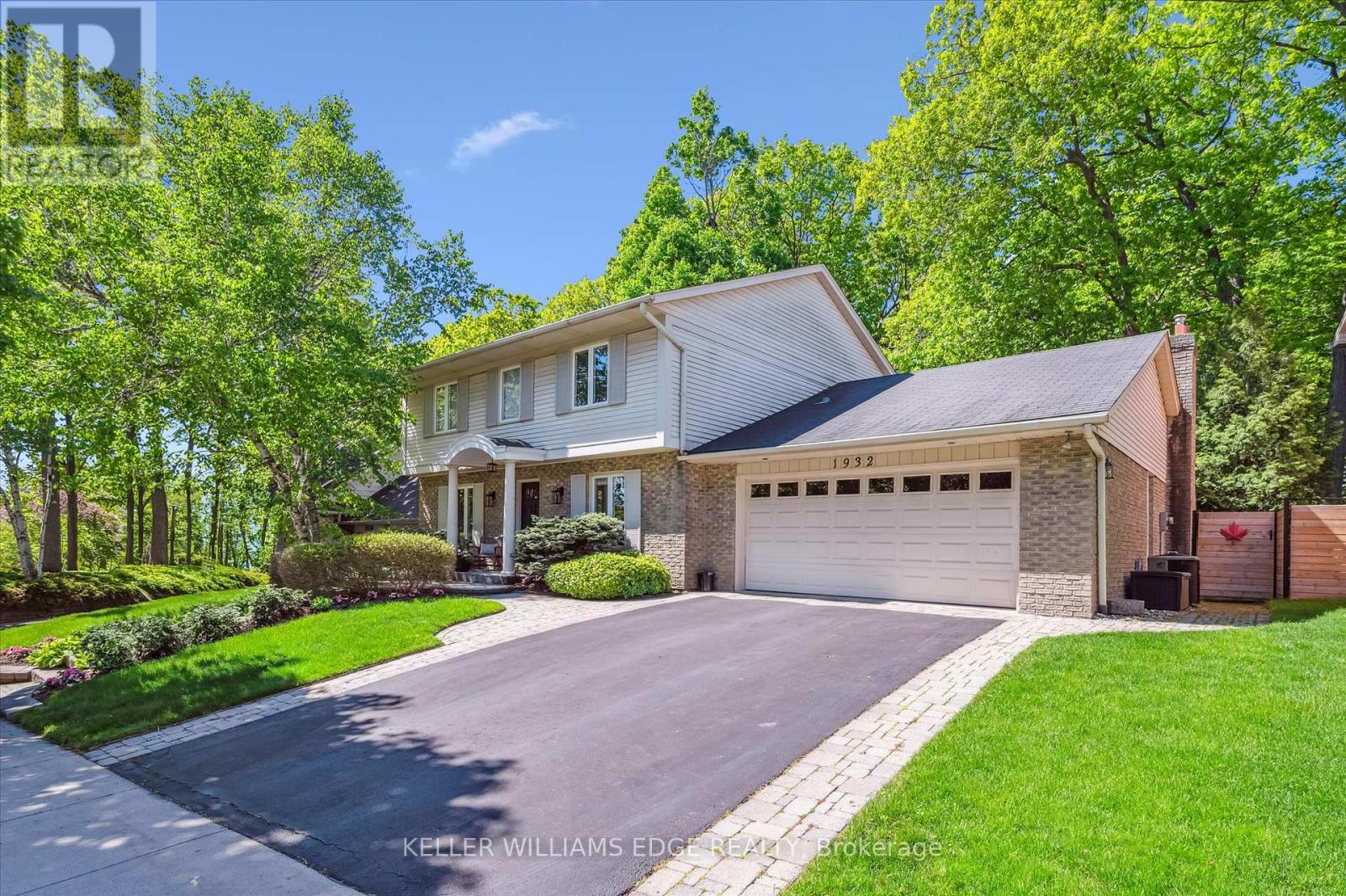 1932 Four Seasons Drive, Burlington (Tyandaga), Ontario  L7P 2Y1 - Photo 3 - W12192856