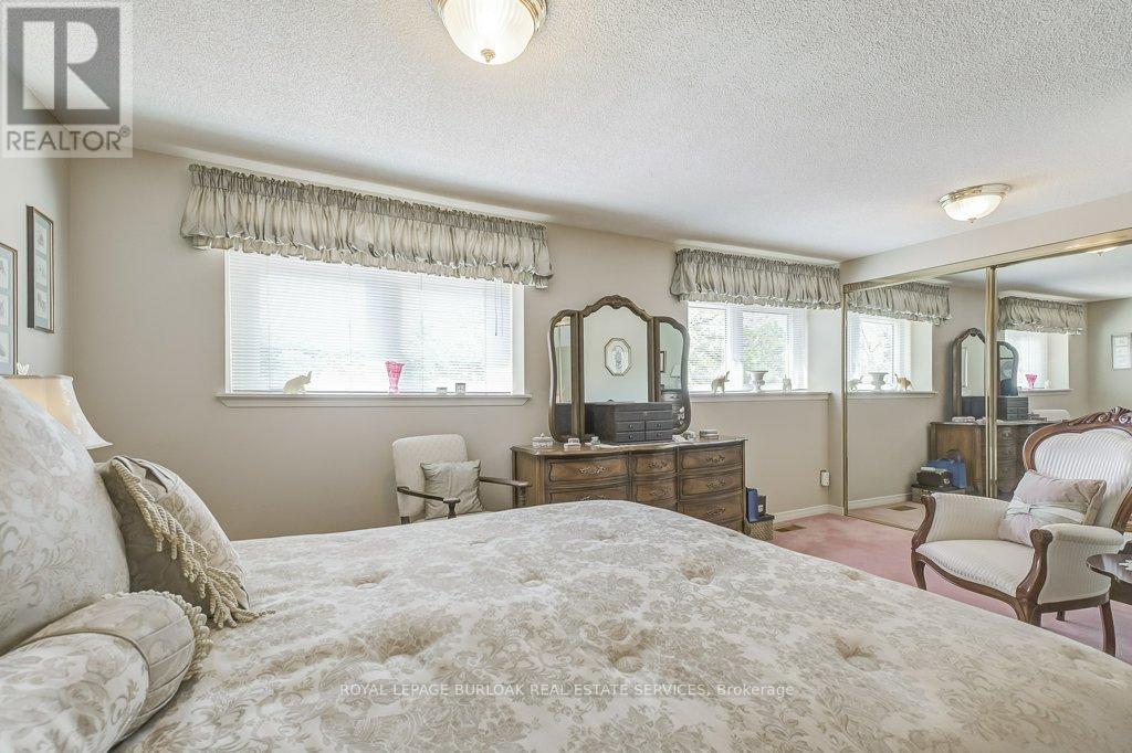 2011 Amherst Drive, Burlington (Brant Hills), Ontario  L7P 3R3 - Photo 18 - W12192900
