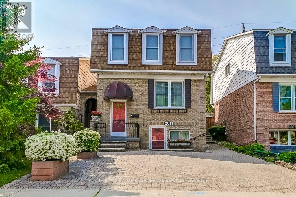 2011 AMHERST DRIVE, Burlington, Ontario