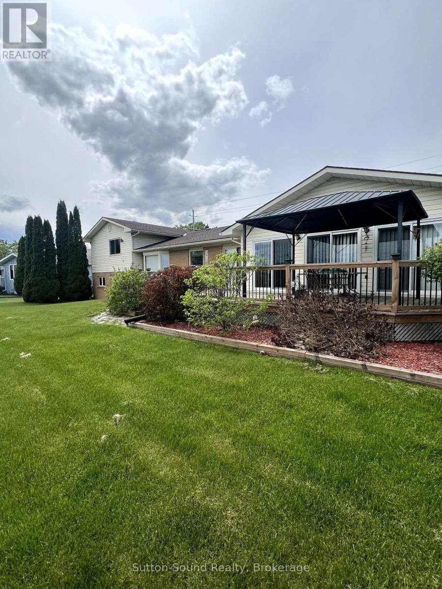 178463 Grey Road 17 Road, Georgian Bluffs, Ontario  N4K 0G3 - Photo 7 - X12079261