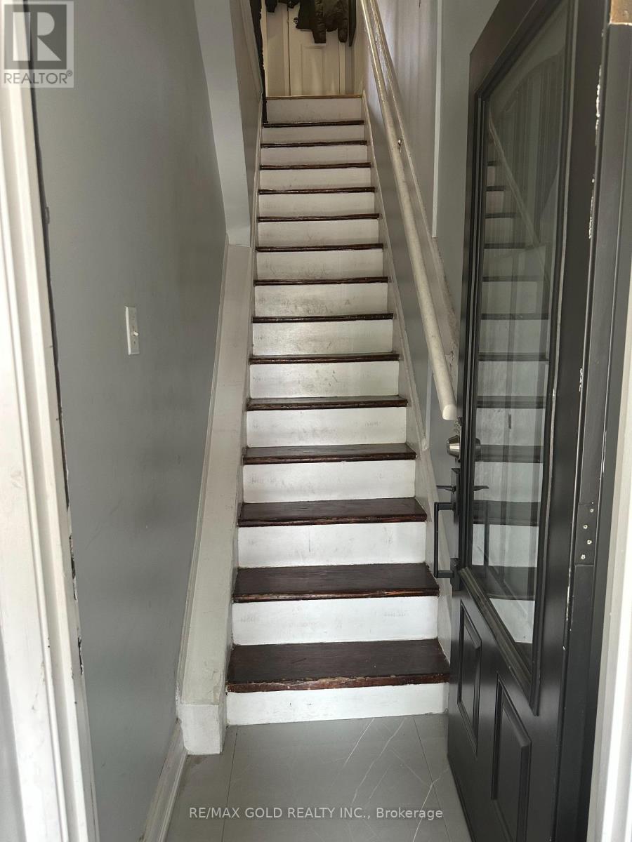 1085 Weston Road, Toronto (Weston), Ontario  M6N 3S3 - Photo 3 - W12186124