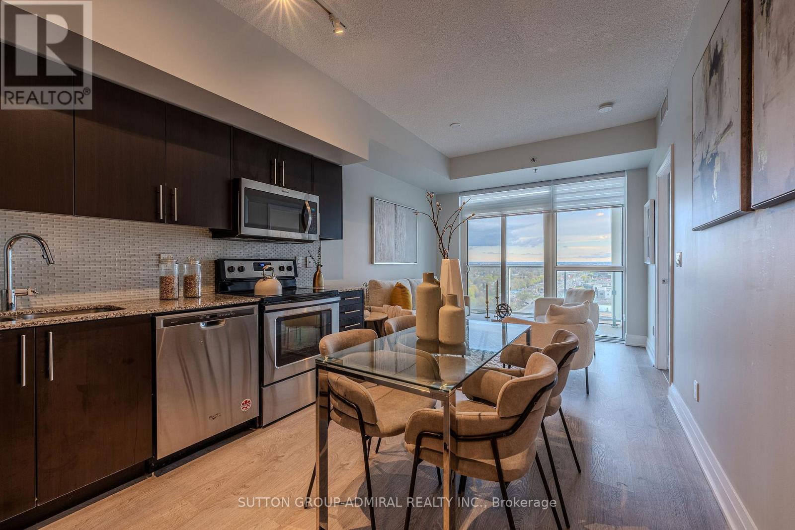 1311 - 55 Speers Road, Oakville, Ontario  L6K 0H9 - Photo 5 - W12192968