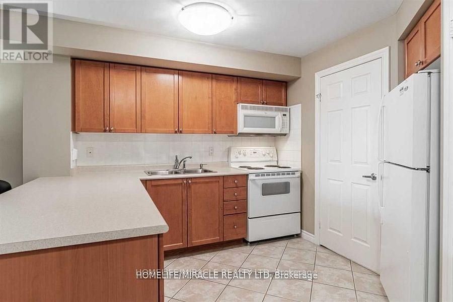 1401 - 3880 Duke Of York Boulevard, Mississauga, Ontario  L5B 4M7 - Photo 6 - W12193025