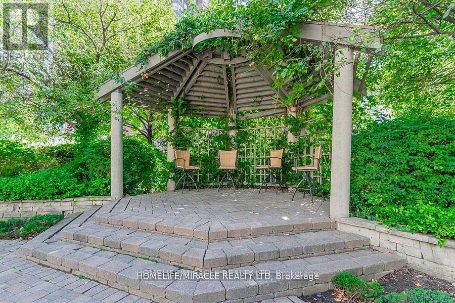 1401 - 3880 Duke Of York Boulevard, Mississauga, Ontario  L5B 4M7 - Photo 23 - W12193025
