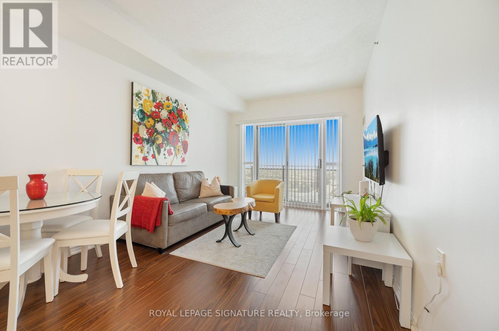1003 - 810 Scollard Court, Mississauga, Ontario  L5V 0A7 - Photo 6 - W12193038