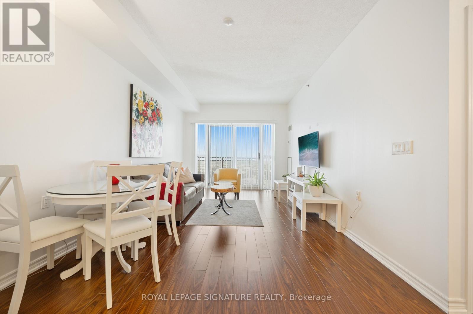 1003 - 810 Scollard Court, Mississauga, Ontario  L5V 0A7 - Photo 4 - W12193038