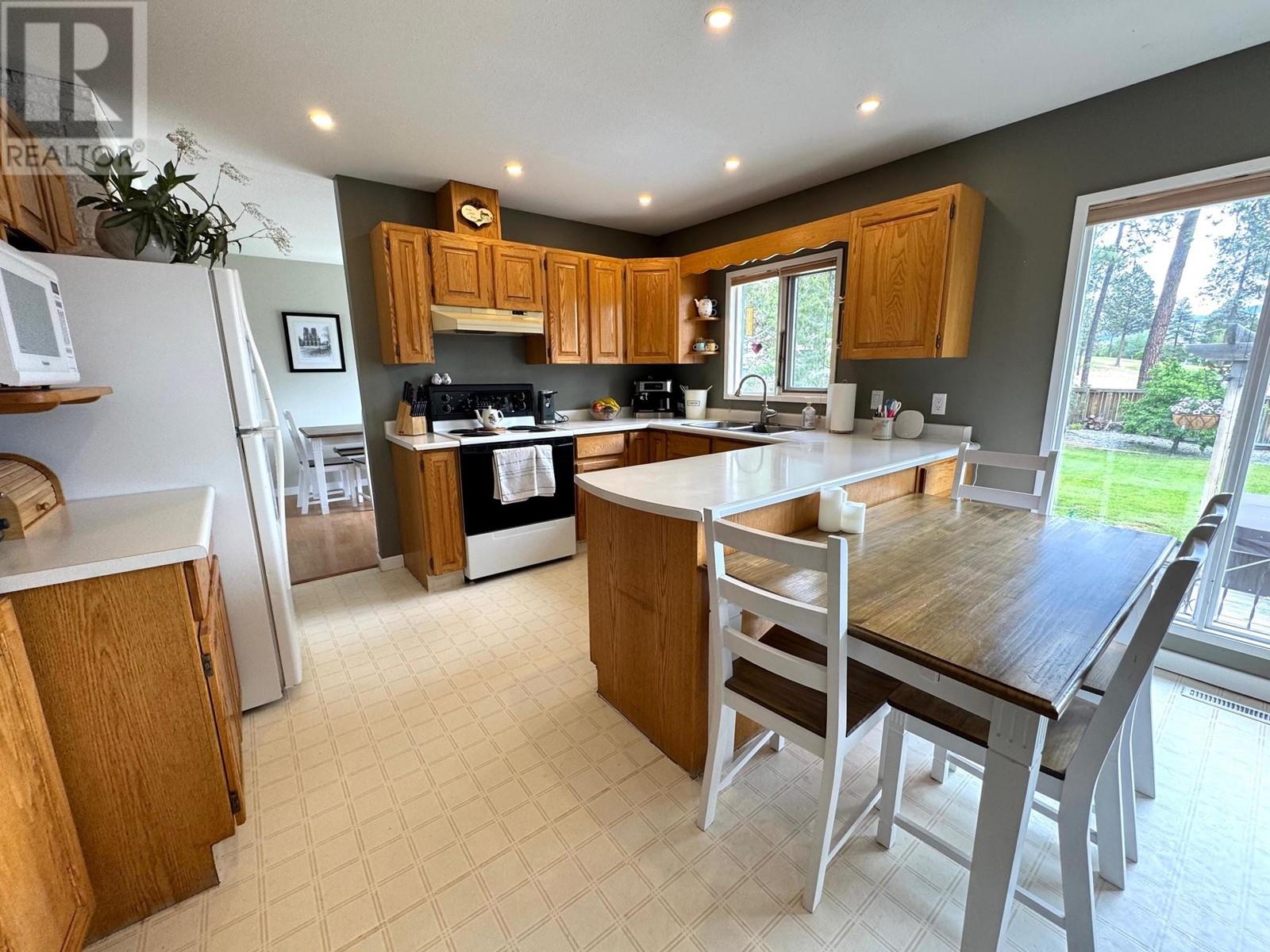 3314 Grimmet Street, Merritt, British Columbia  V1K 1J1 - Photo 5 - 10350622