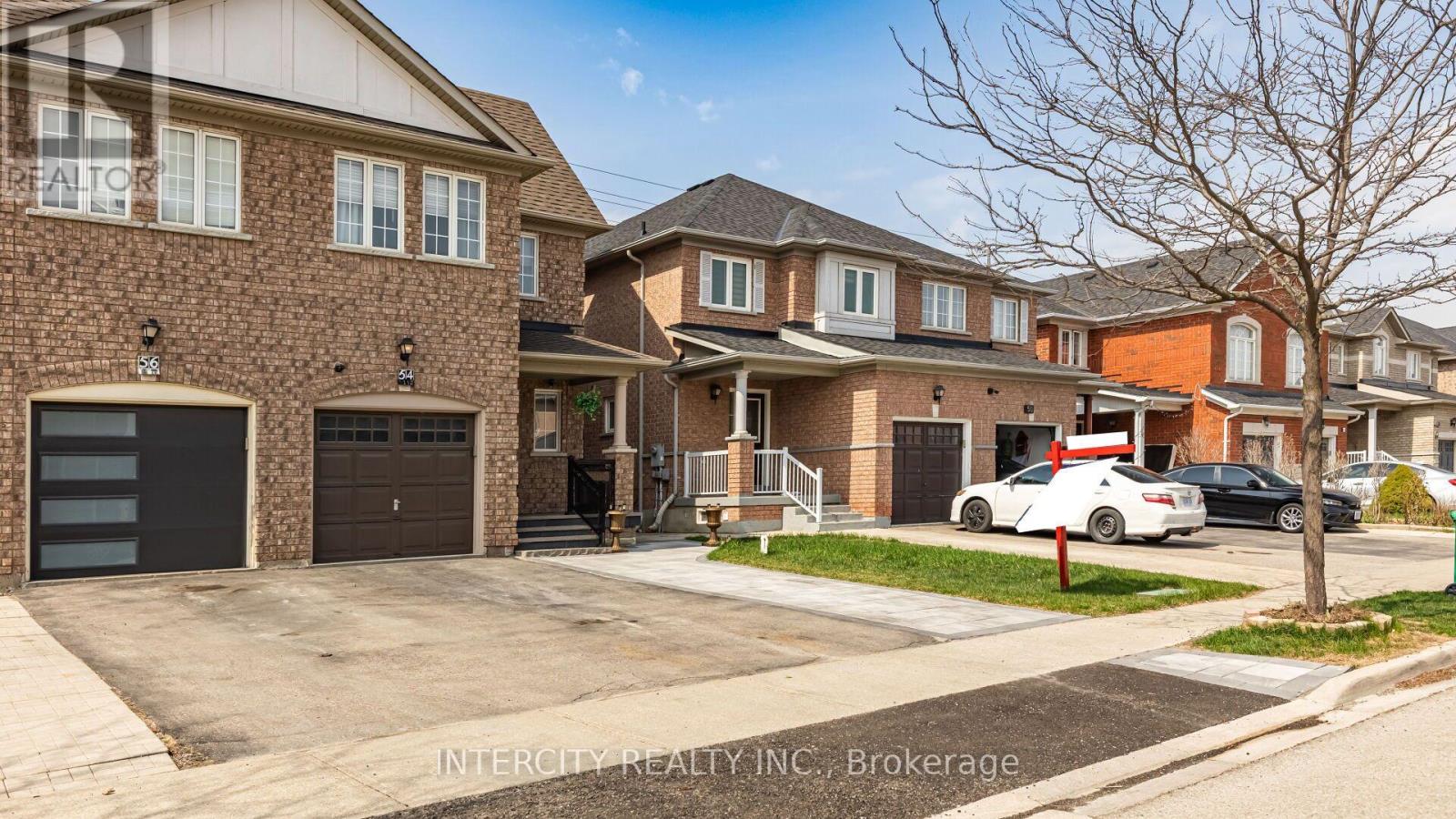 54 Amethyst Circle, Brampton, Ontario  L6P 0Z3 - Photo 2 - W12193050