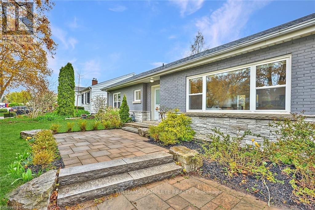 965 Kingsway Drive, Burlington, Ontario  L7T 3J1 - Photo 2 - W12192697
