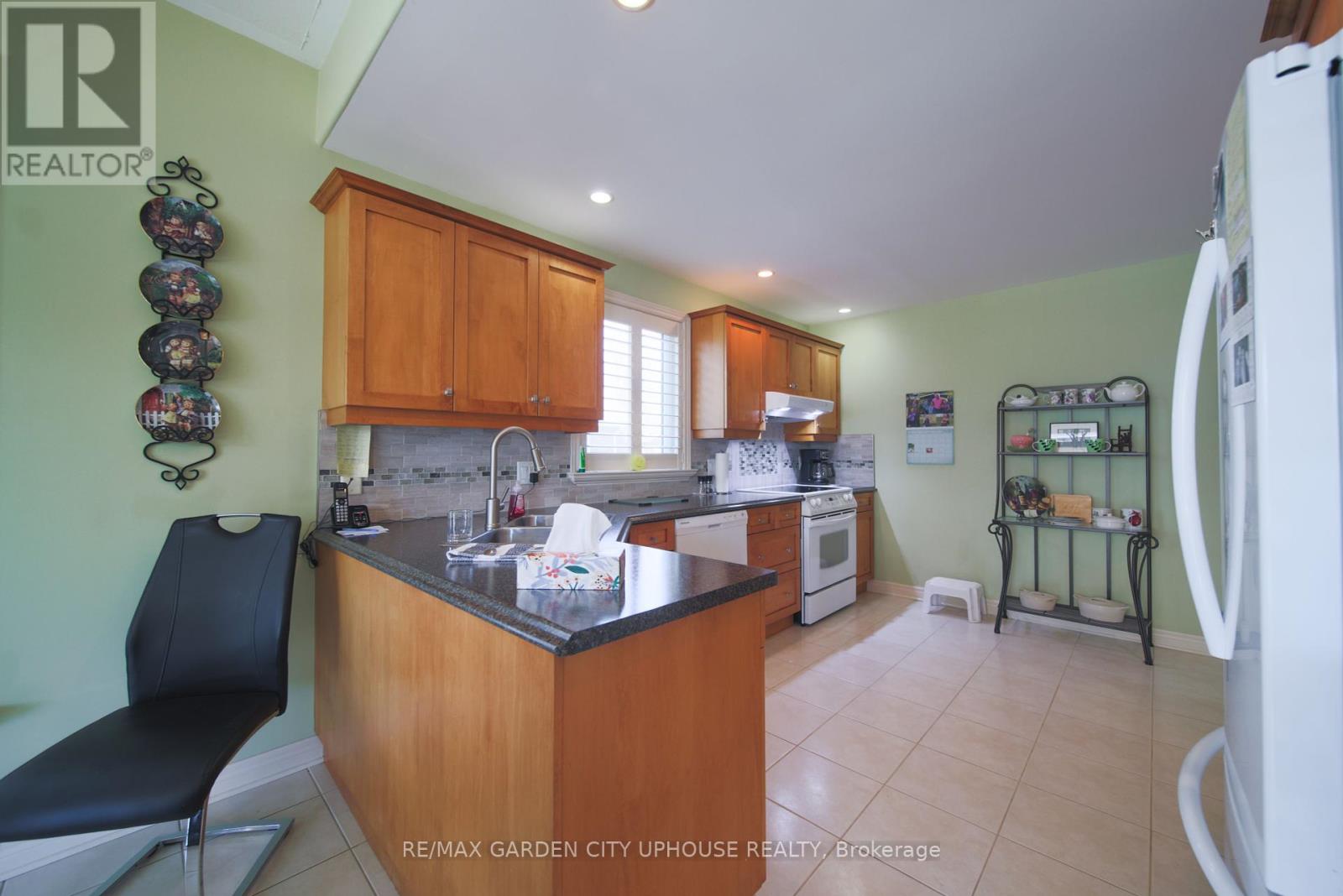 132 Loretta Drive, Niagara-On-The-Lake, Ontario  L0S 1T0 - Photo 10 - X12092162
