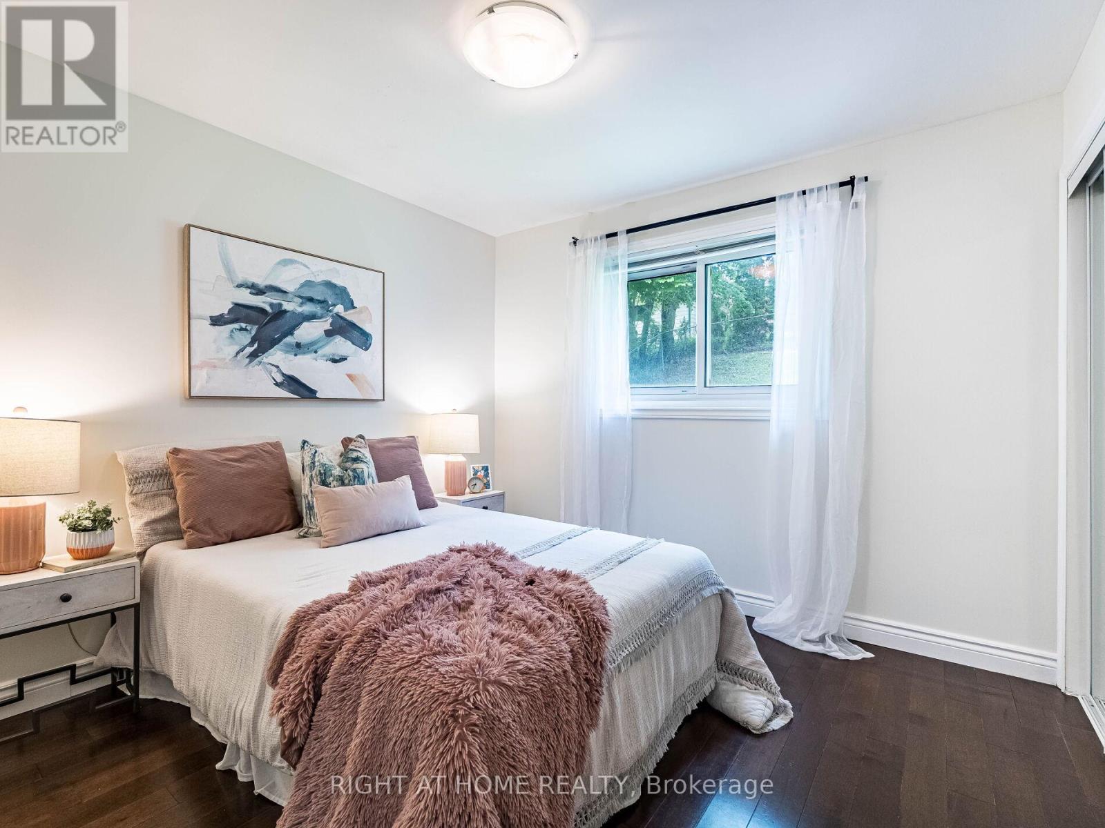 118 Bonham Boulevard, Mississauga, Ontario  L5M 1C7 - Photo 25 - W12193074