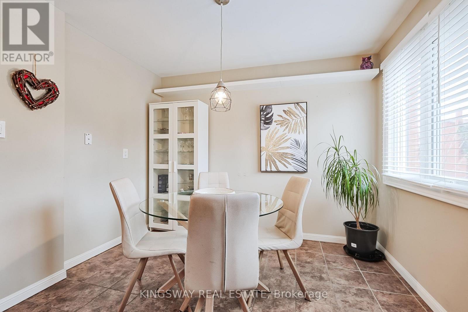 102 - 1755 Rathburn Road E, Mississauga (Rathwood), Ontario  L4W 2M8 - Photo 9 - W12193092