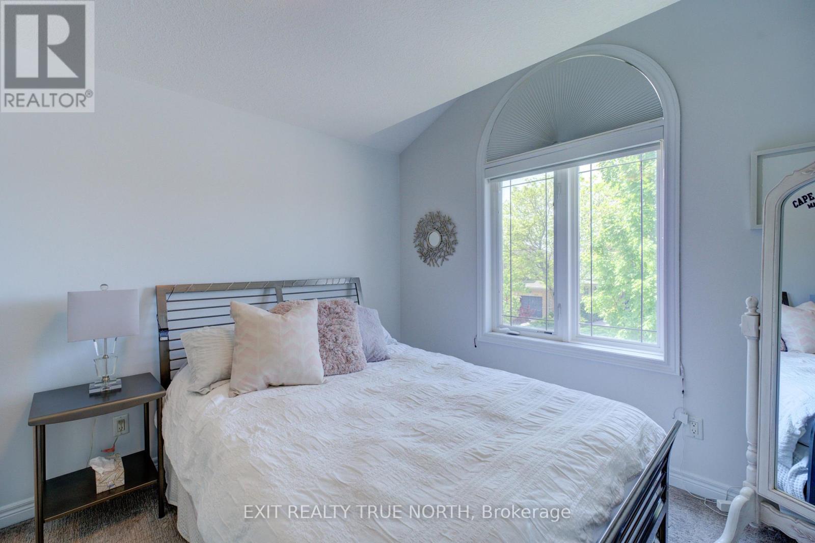 3005 Glover Lane, Burlington, Ontario  L7M 0W2 - Photo 24 - W12193111