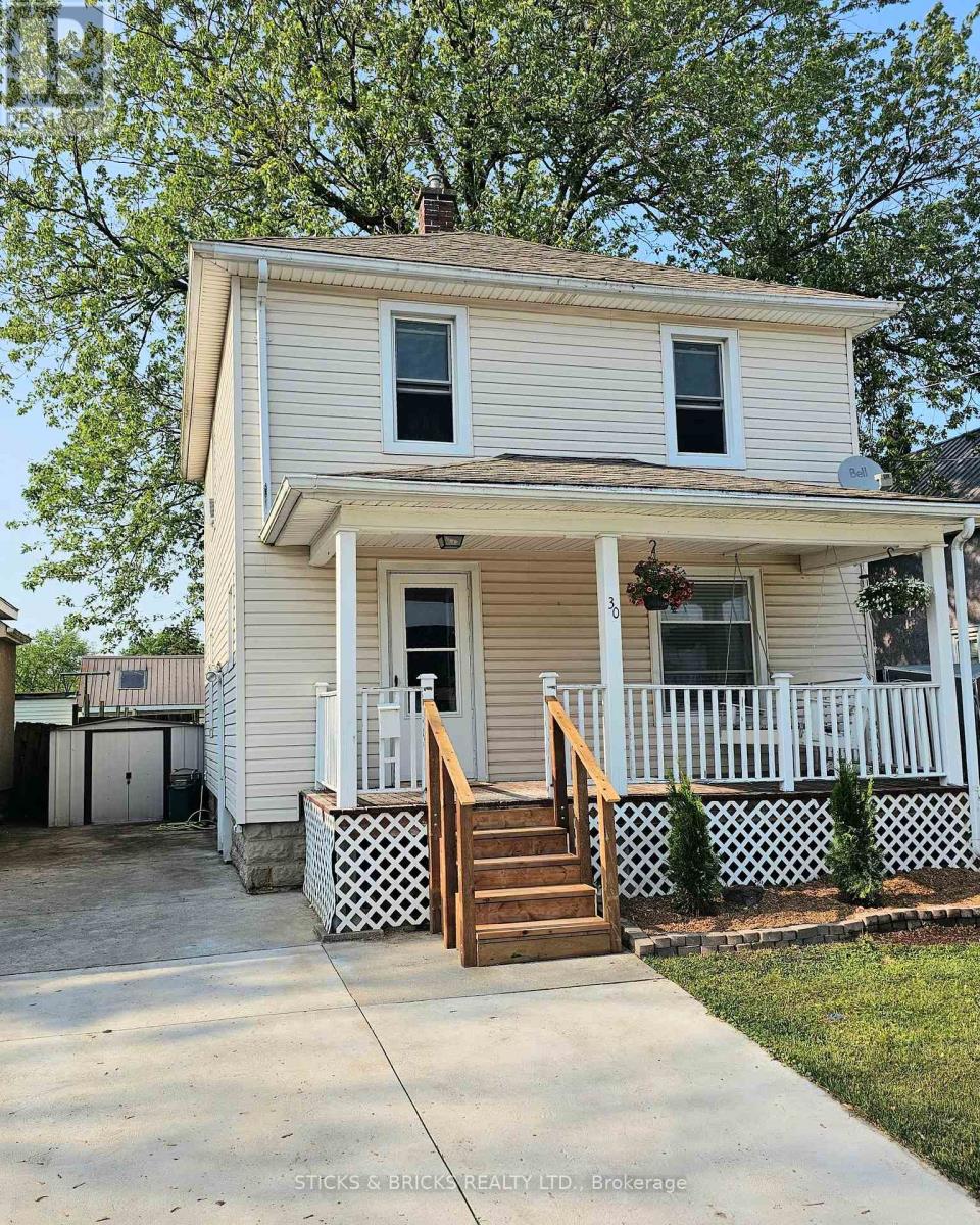 30 Margaret Street, Welland, Ontario  L3C 3Z7 - Photo 1 - X12192582