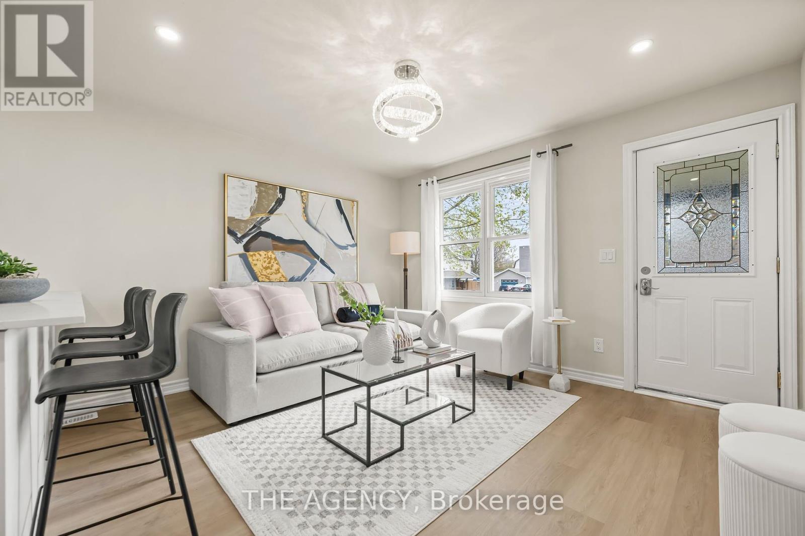 15 Mccain Street, Port Colborne, Ontario  L3K 3P7 - Photo 5 - X12192603