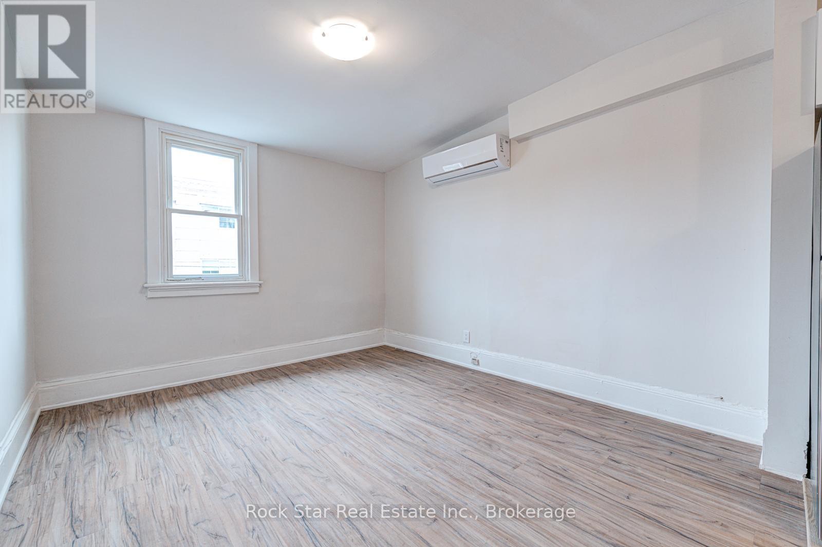 115 Cannon Street E, Hamilton, Ontario  L8L 2A2 - Photo 11 - X12193234
