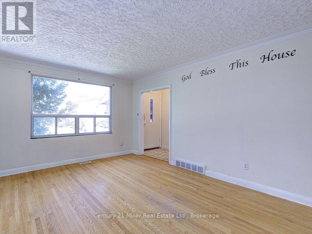 156 Westside Drive, Oakville, Ontario  L6K 1P3 - Photo 7 - W12193255