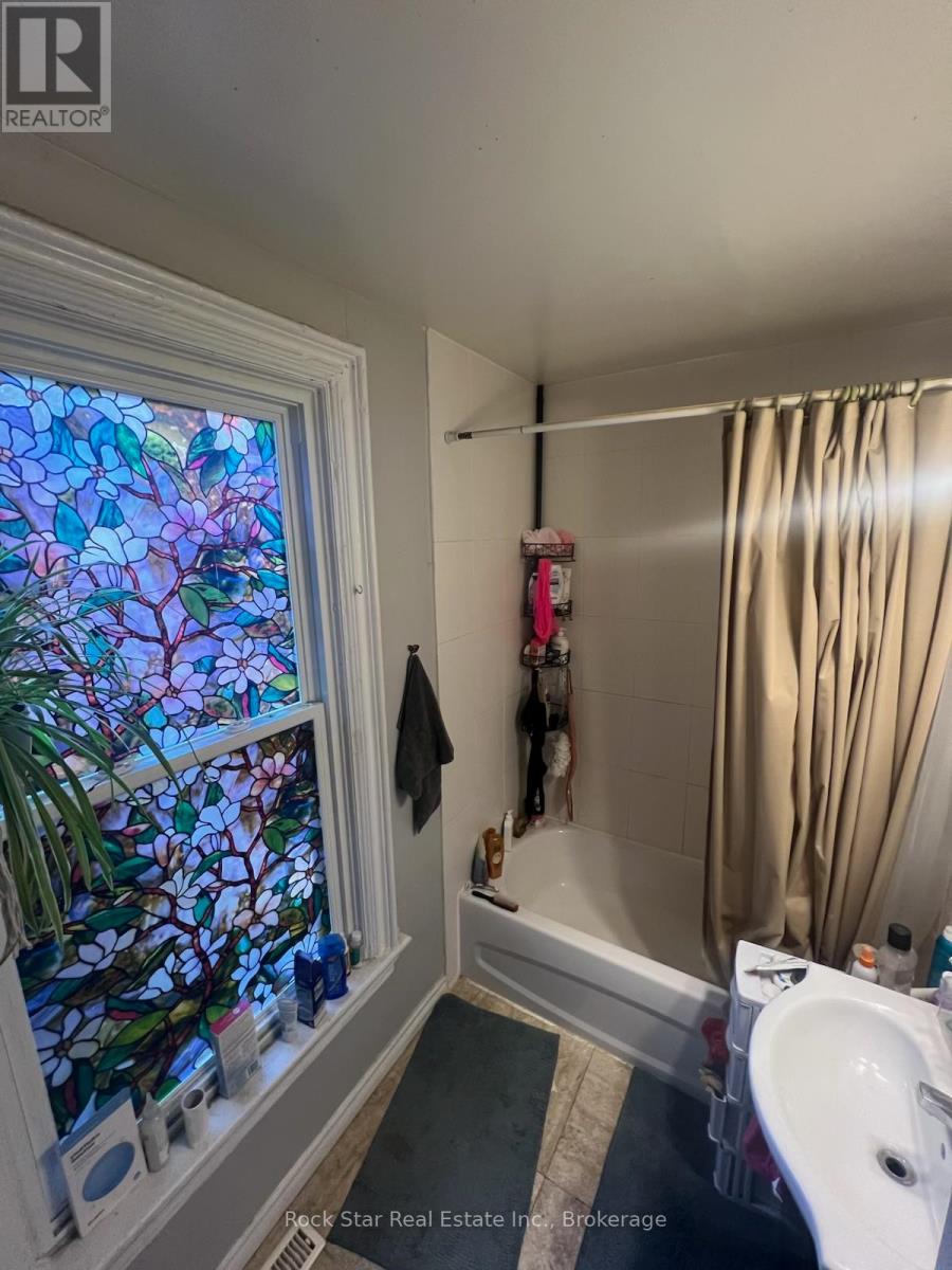 115 Cannon Street E, Hamilton, Ontario  L8L 2A2 - Photo 17 - X12193237