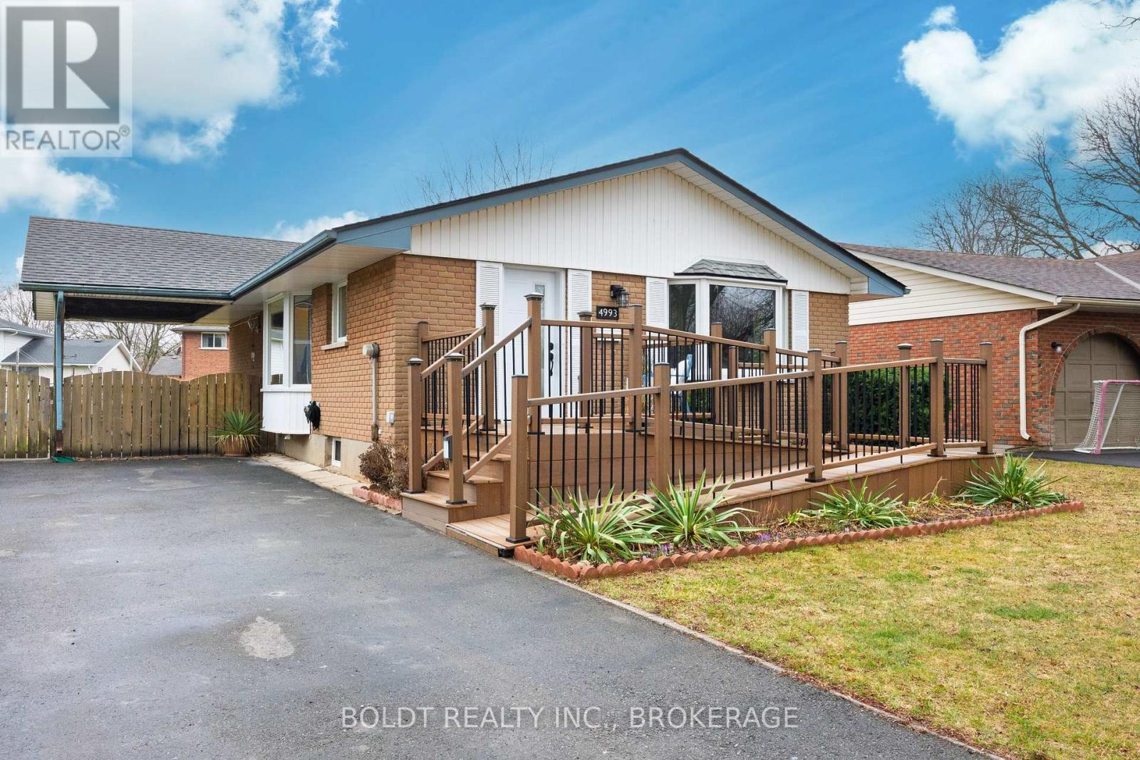 4993 Heather Avenue, Niagara Falls, Ontario  L2E 5J3 - Photo 1 - X12192992