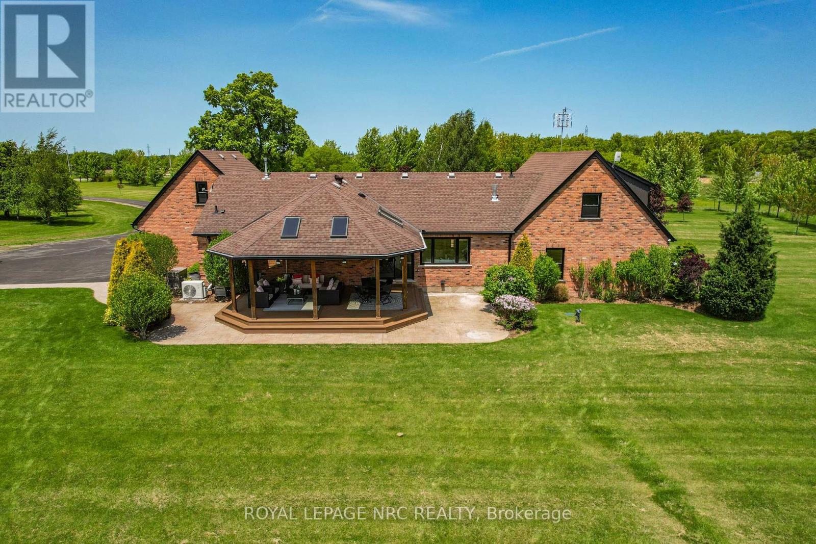2021 Victoria Avenue, Pelham, Ontario  L0S 1C0 - Photo 34 - X12193278
