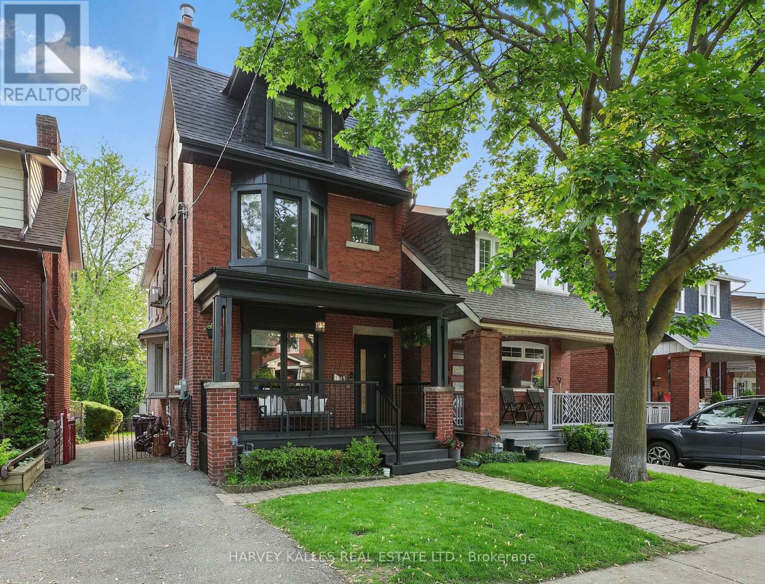 34 WINNETT AVENUE, Toronto, Ontario