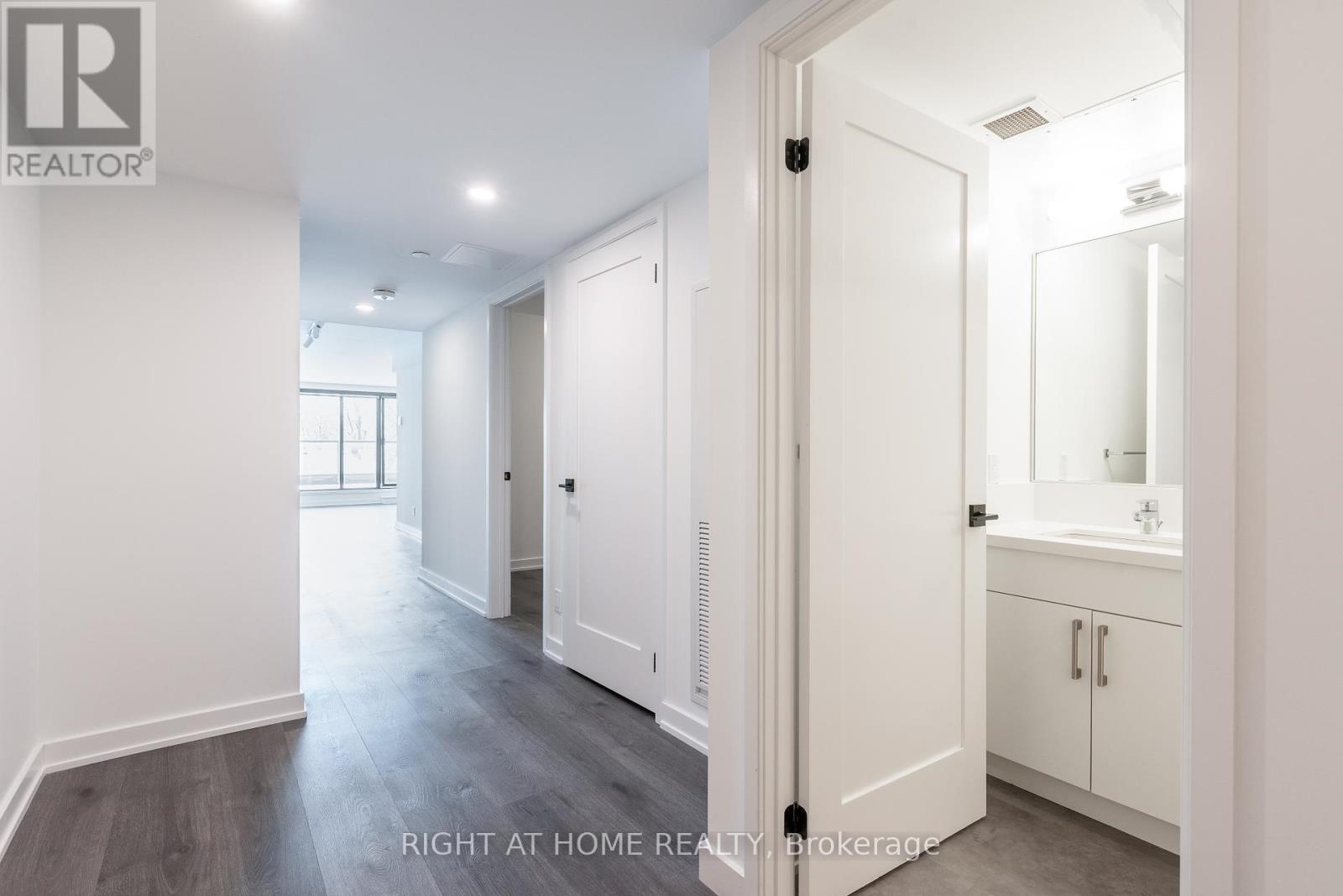 316 - 897 College Street W, Toronto (Palmerston-Little Italy), Ontario  M6H 2C2 - Photo 8 - C12193150