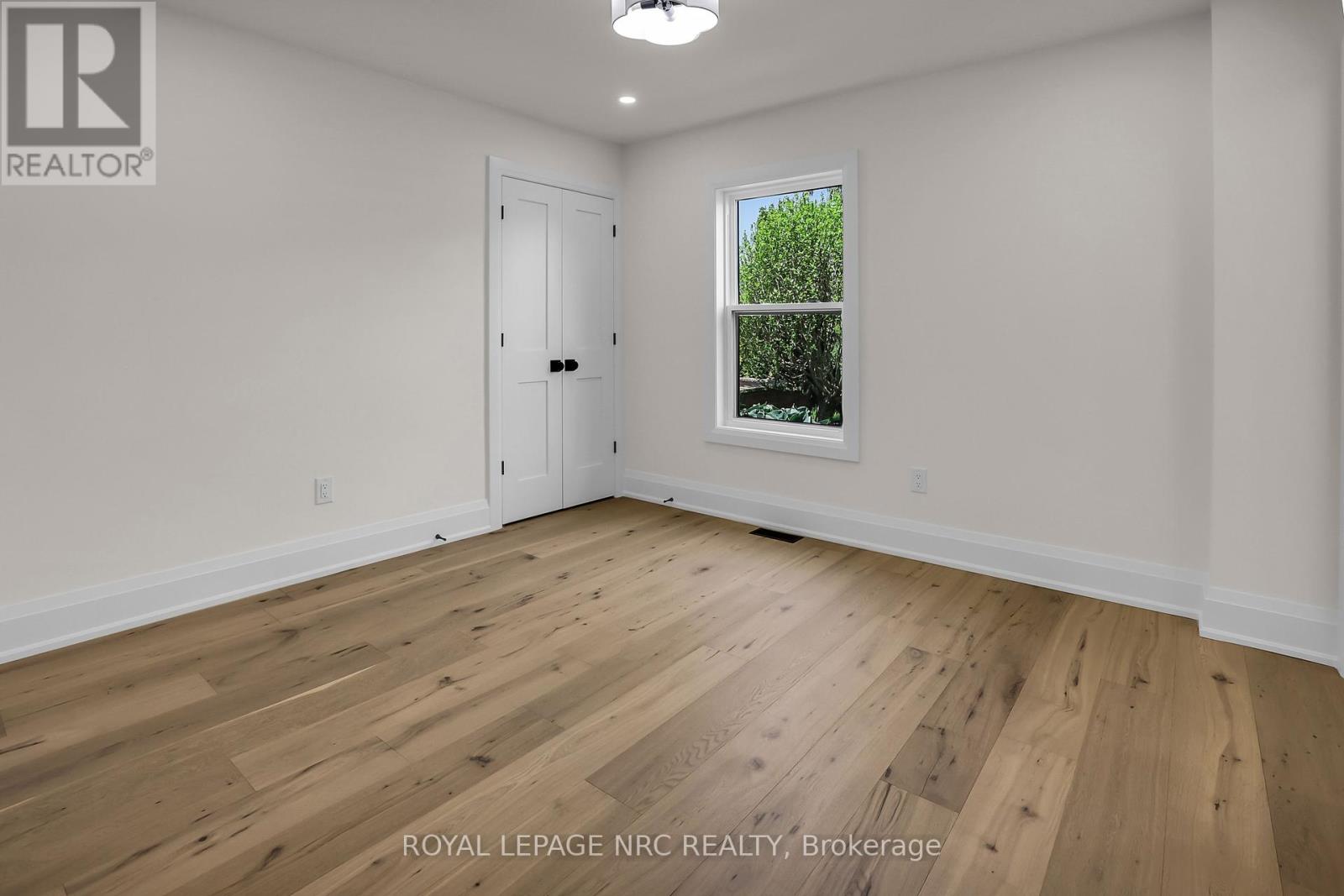 2021 Victoria Avenue, Pelham, Ontario  L0S 1C0 - Photo 16 - X12193278