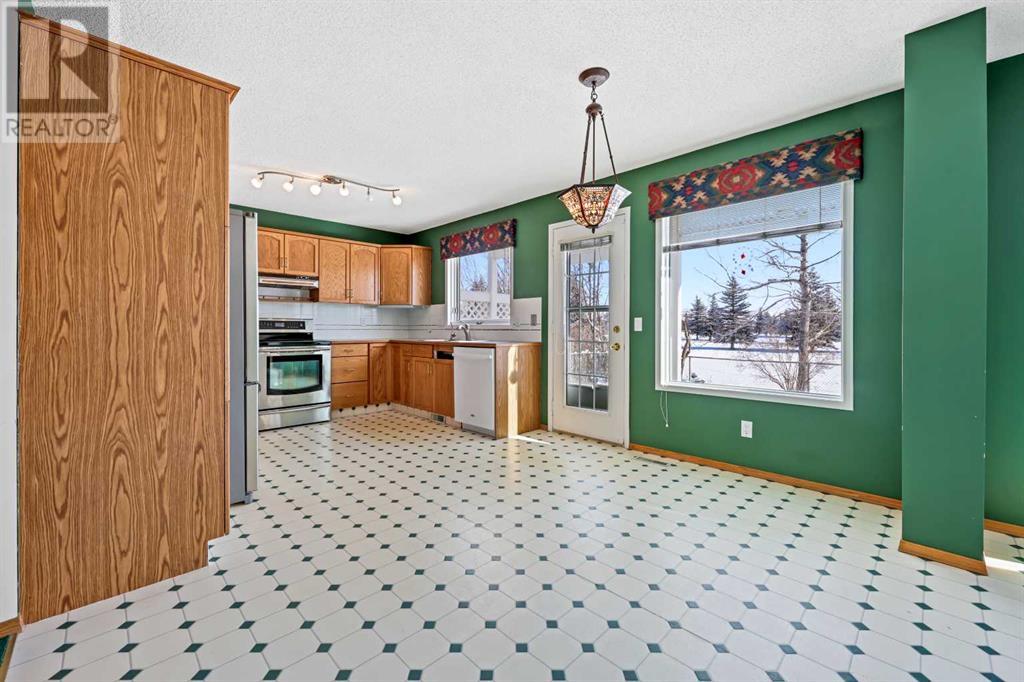 45 Riverview Circle, Cochrane, Alberta  T0L 0W4 - Photo 11 - A2222494