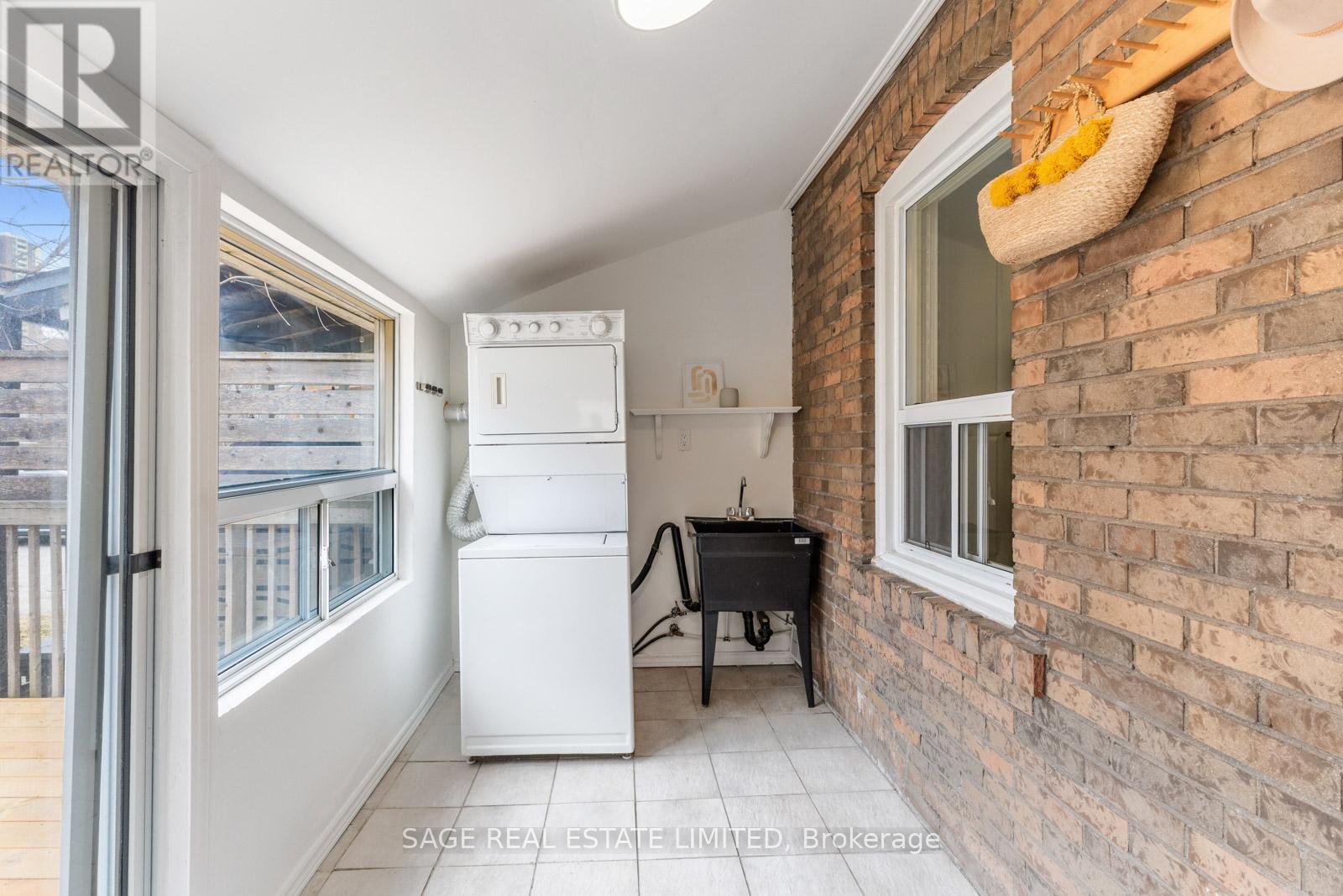 80 Rosevear Avenue, Toronto, Ontario  M4C 1Z4 - Photo 24 - E12193159