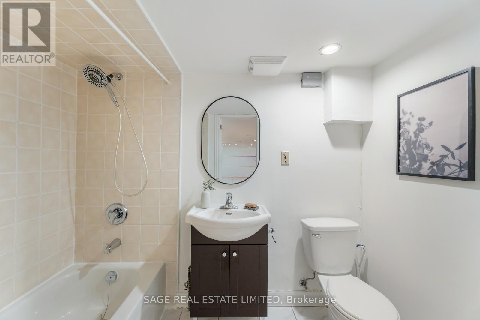80 Rosevear Avenue, Toronto (Crescent Town), Ontario  M4C 1Z4 - Photo 42 - E12193159