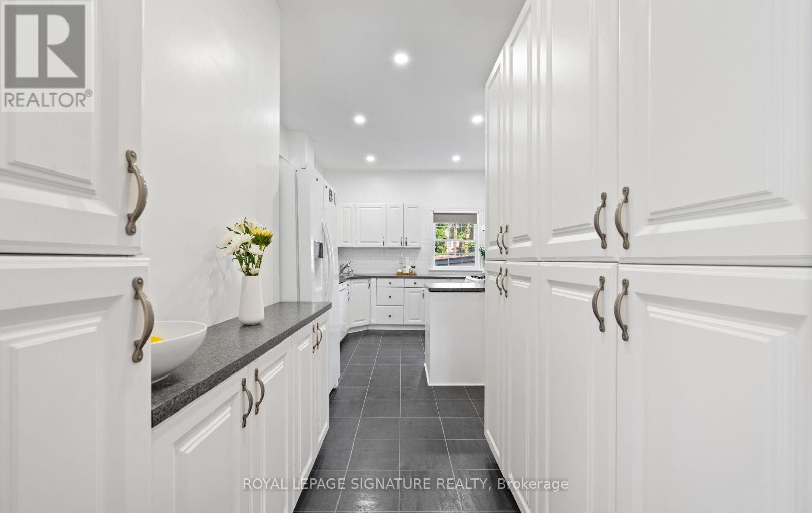124 Eastbourne Avenue, Hamilton (St. Clair), Ontario  L8M 2M8 - Photo 15 - X12116159