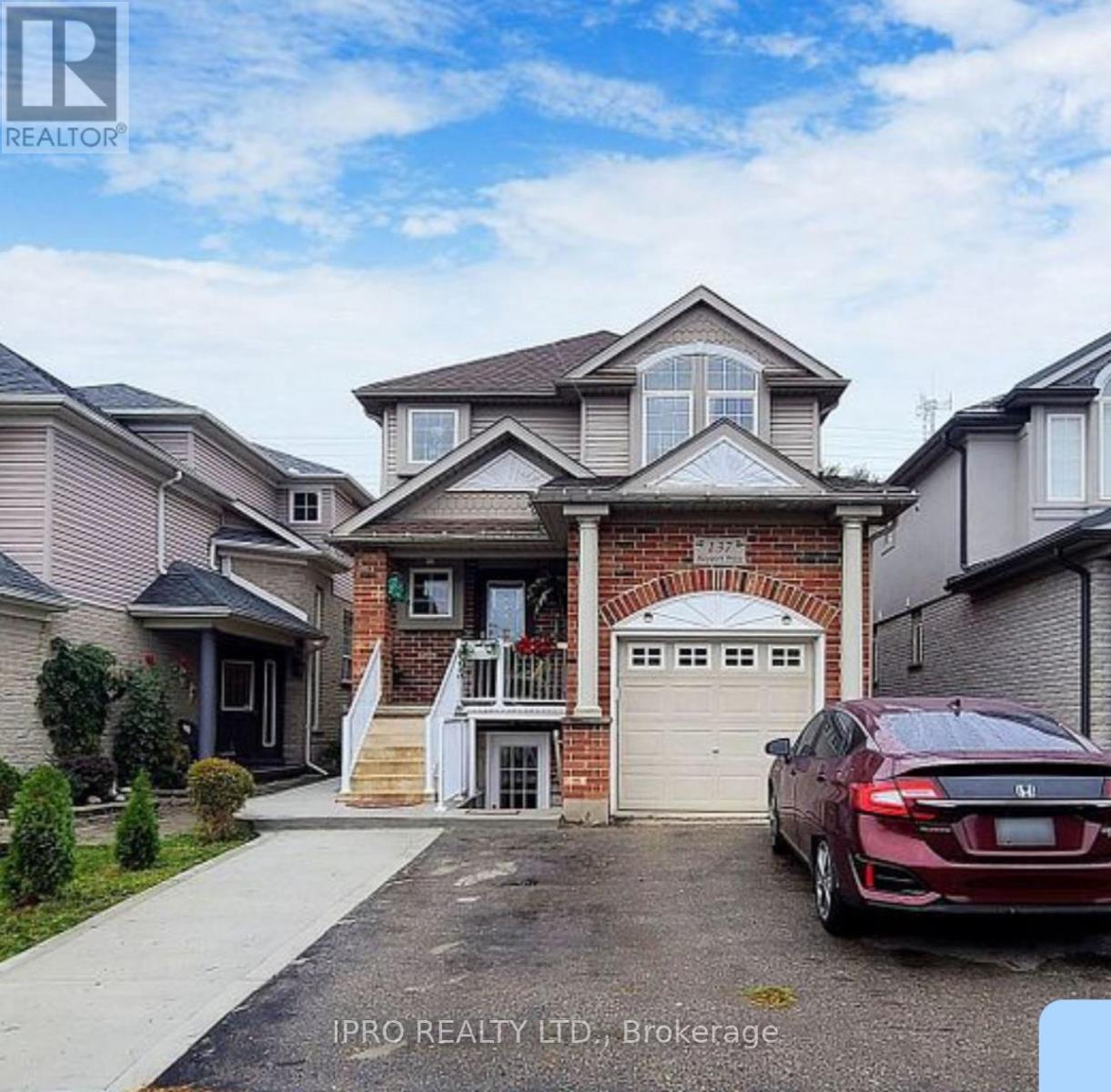 137 Newport Drive, Cambridge, Ontario  N3H 5S7 - Photo 1 - X12181528