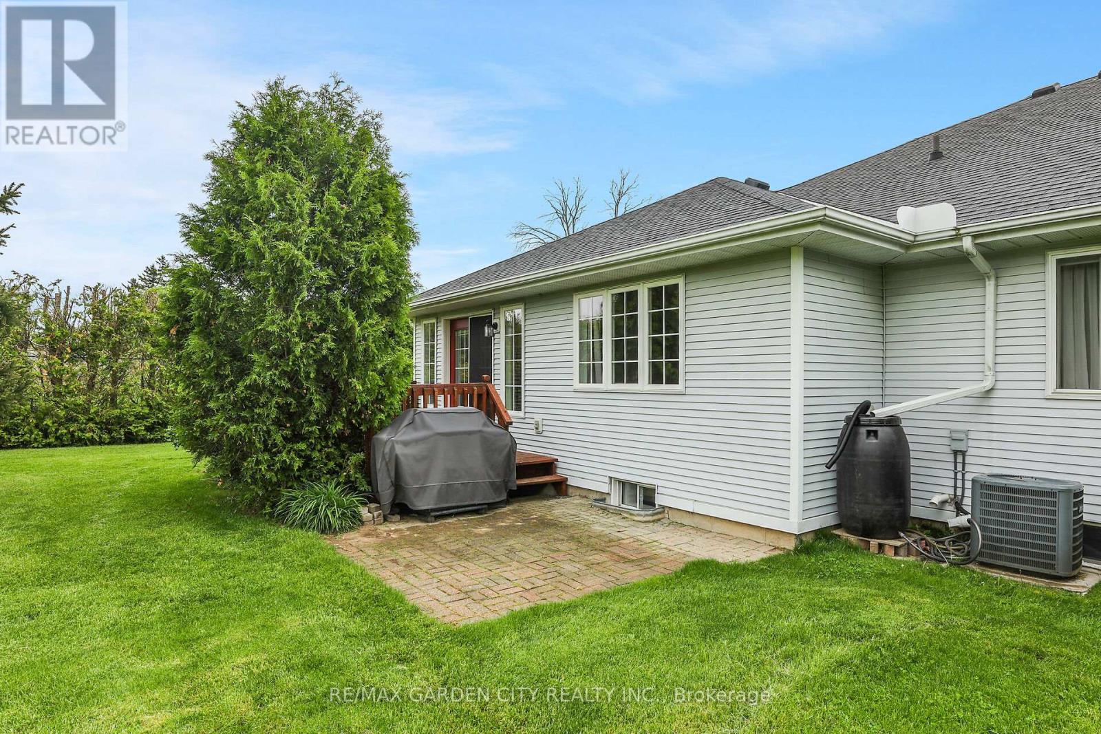 7 Village Drive, West Lincoln, Ontario  L0R 2A0 - Photo 20 - X12132009