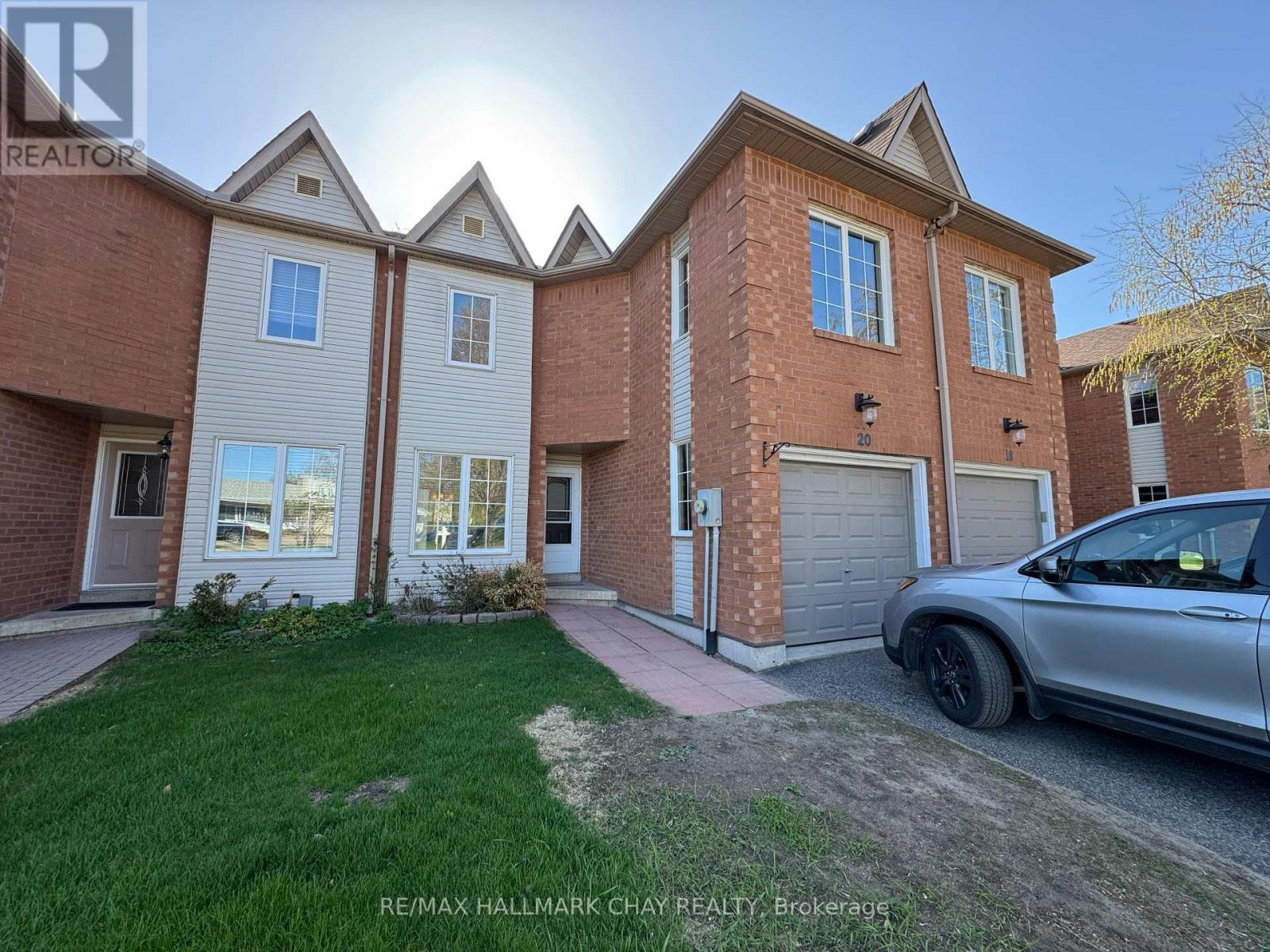 20 Liza Crescent, Bracebridge (Macaulay), Ontario  P1L 1G4 - Photo 5 - X12139268
