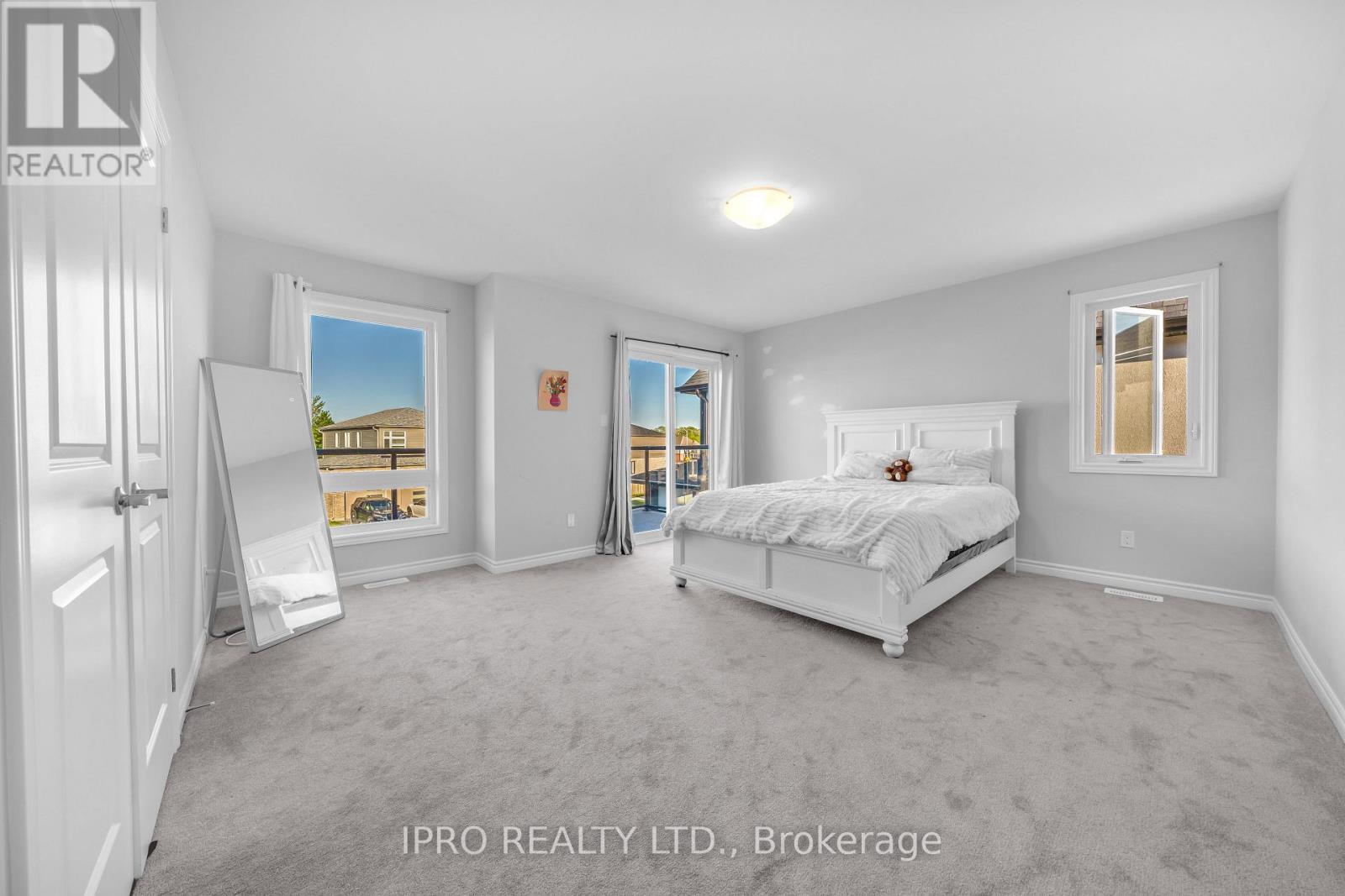 7878 Seabiscuit Drive, Niagara Falls, Ontario  L2H 3T9 - Photo 17 - X12170760