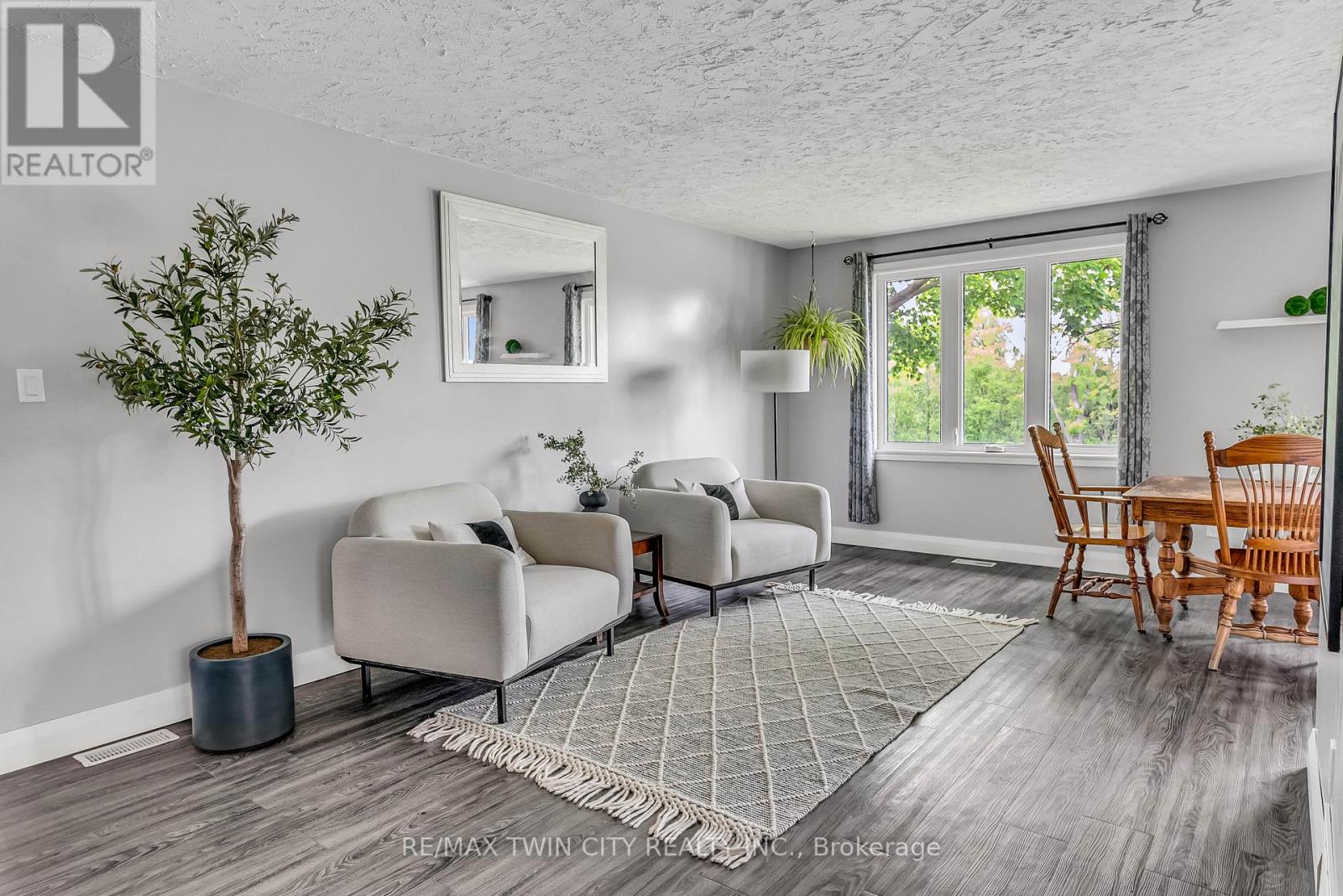 101 Rothsay Avenue, Kitchener, Ontario  N2B 3S5 - Photo 8 - X12190900