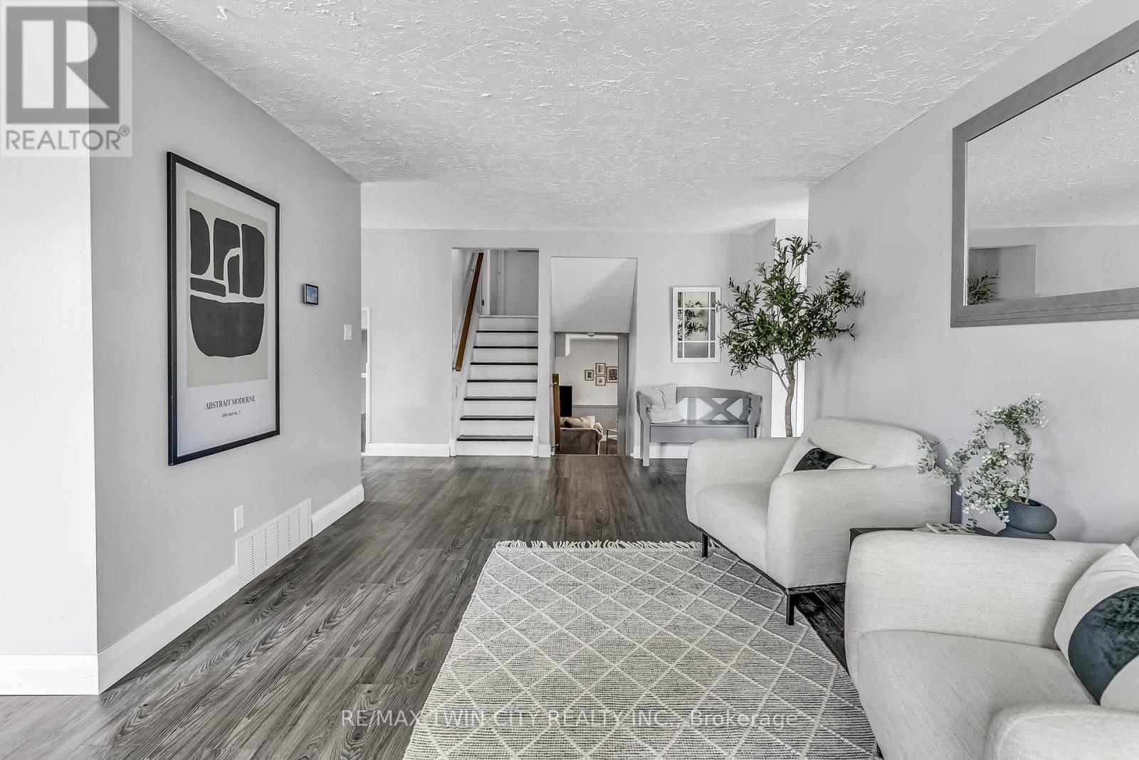 101 Rothsay Avenue, Kitchener, Ontario  N2B 3S5 - Photo 9 - X12190900