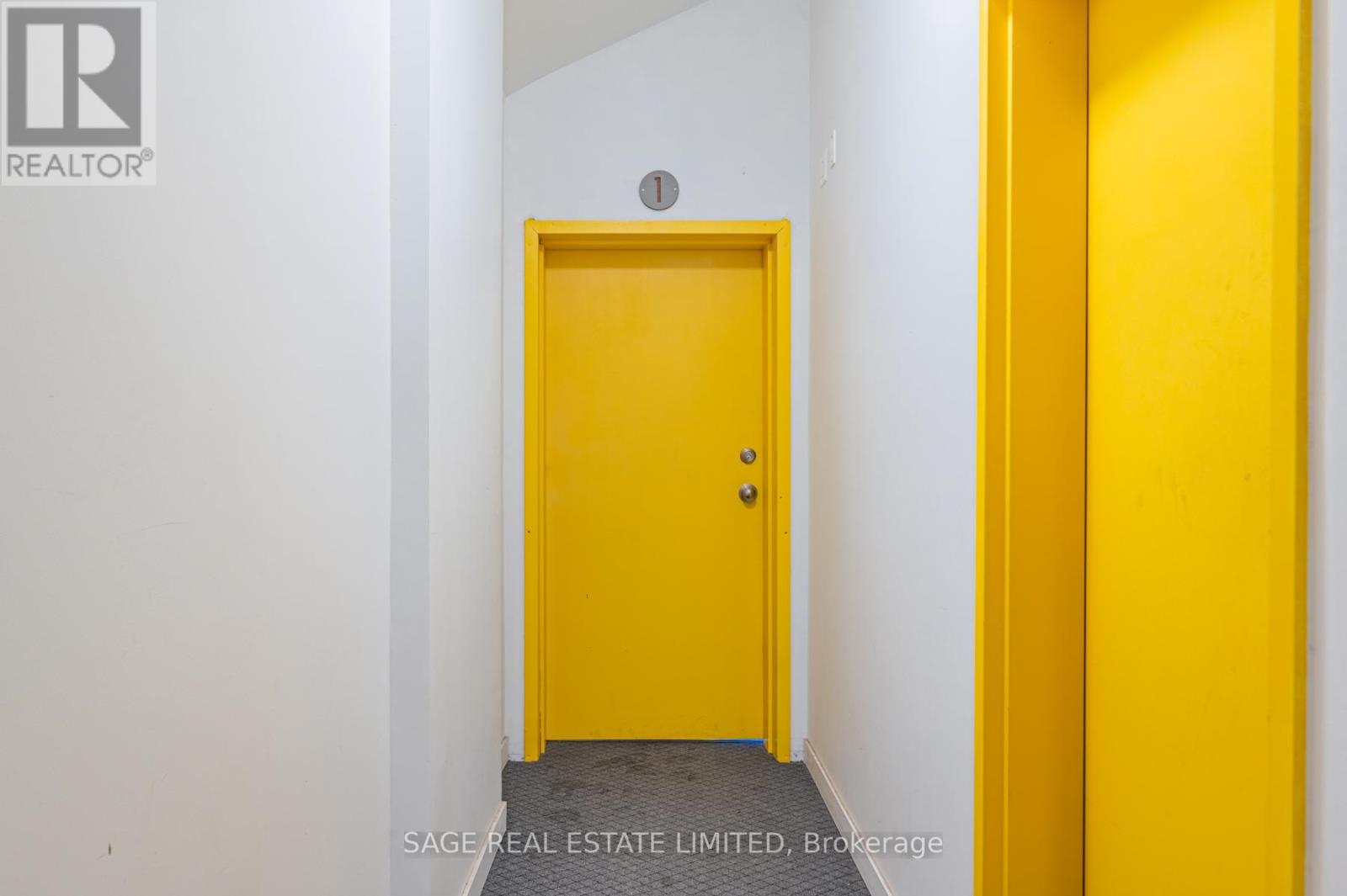 2 - 14 Cross Street, Hamilton, Ontario  L9H 2R4 - Photo 2 - X12191876