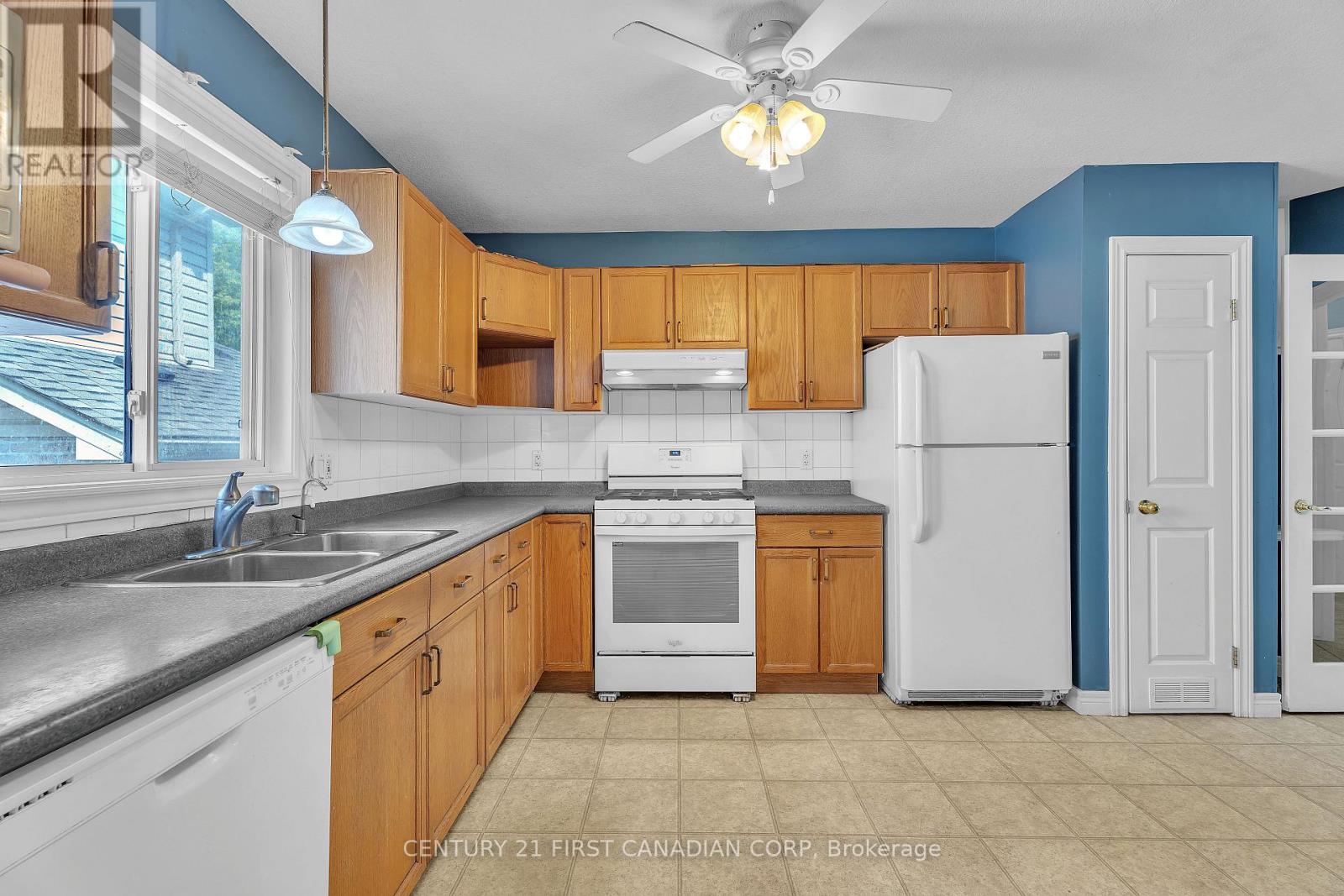 567 Sprucewood Drive, London North (North C), Ontario  N5X 4J5 - Photo 12 - X12158961