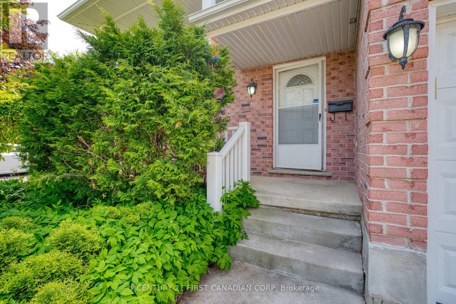 567 Sprucewood Drive, London North (North C), Ontario  N5X 4J5 - Photo 3 - X12158961
