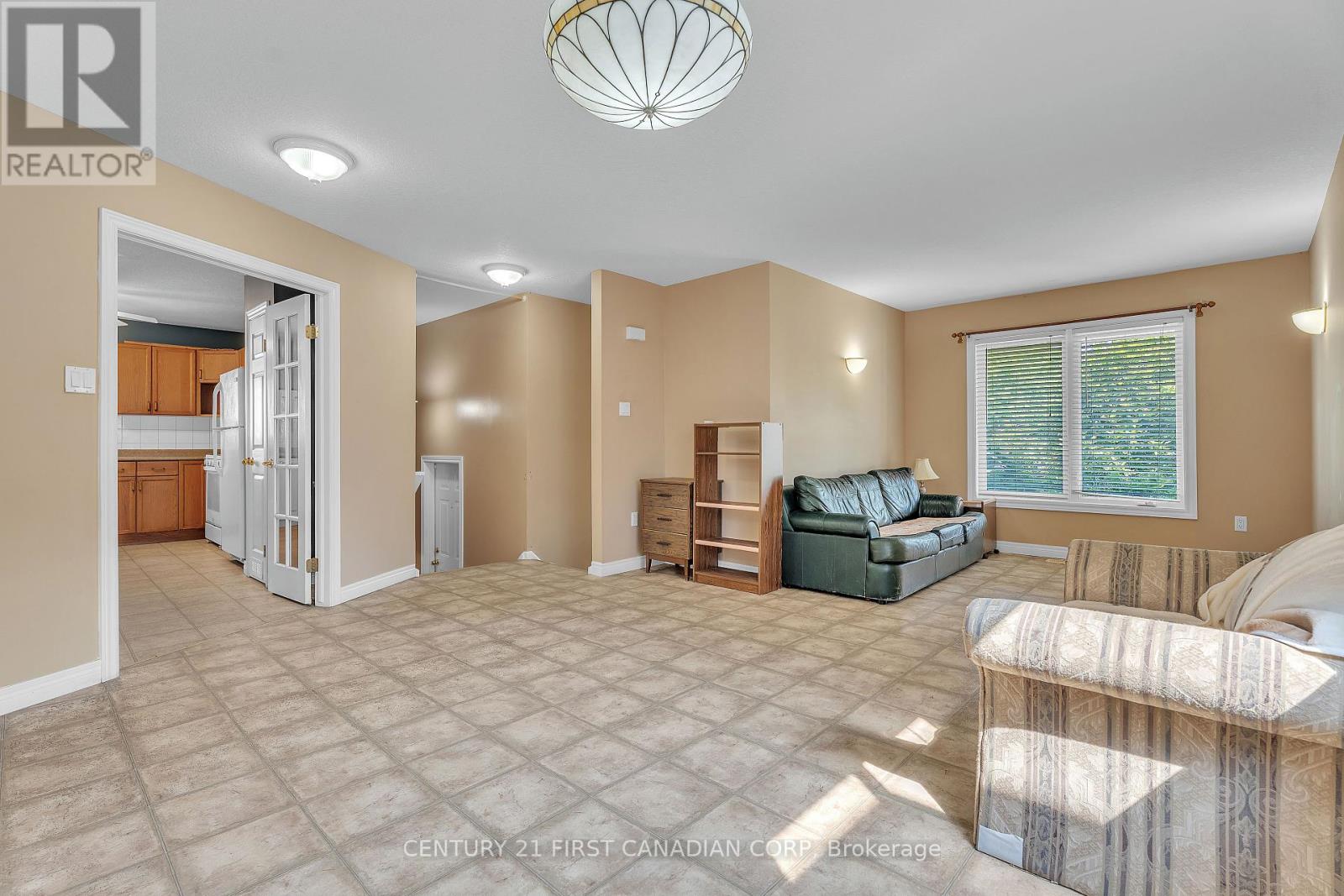 567 Sprucewood Drive, London North (North C), Ontario  N5X 4J5 - Photo 8 - X12158961