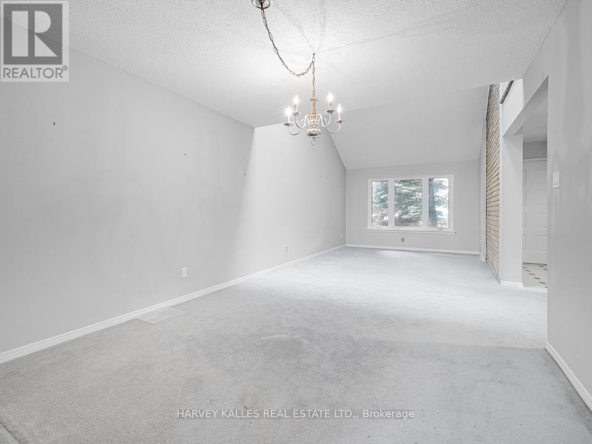 Property at 18 FINLAYSON COURT W image 5