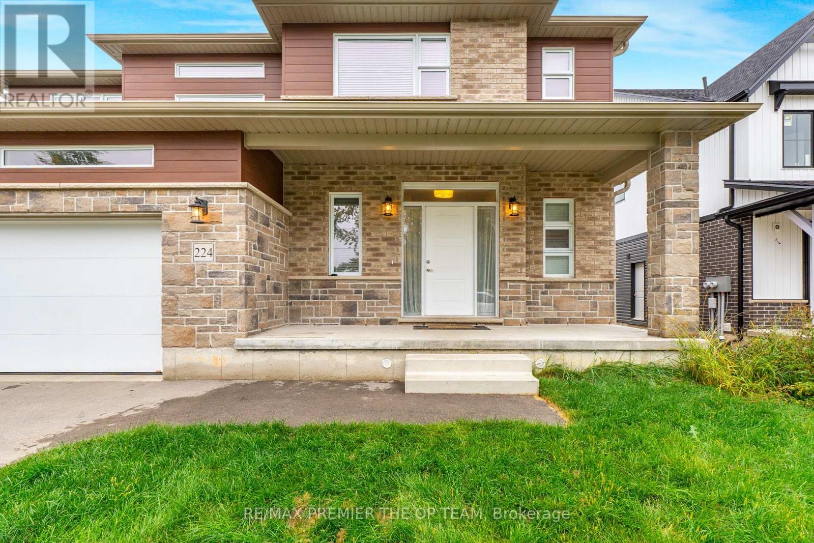 224 St George Street, West Perth (Mitchell), Ontario  N0K 1N0 - Photo 3 - X12192548